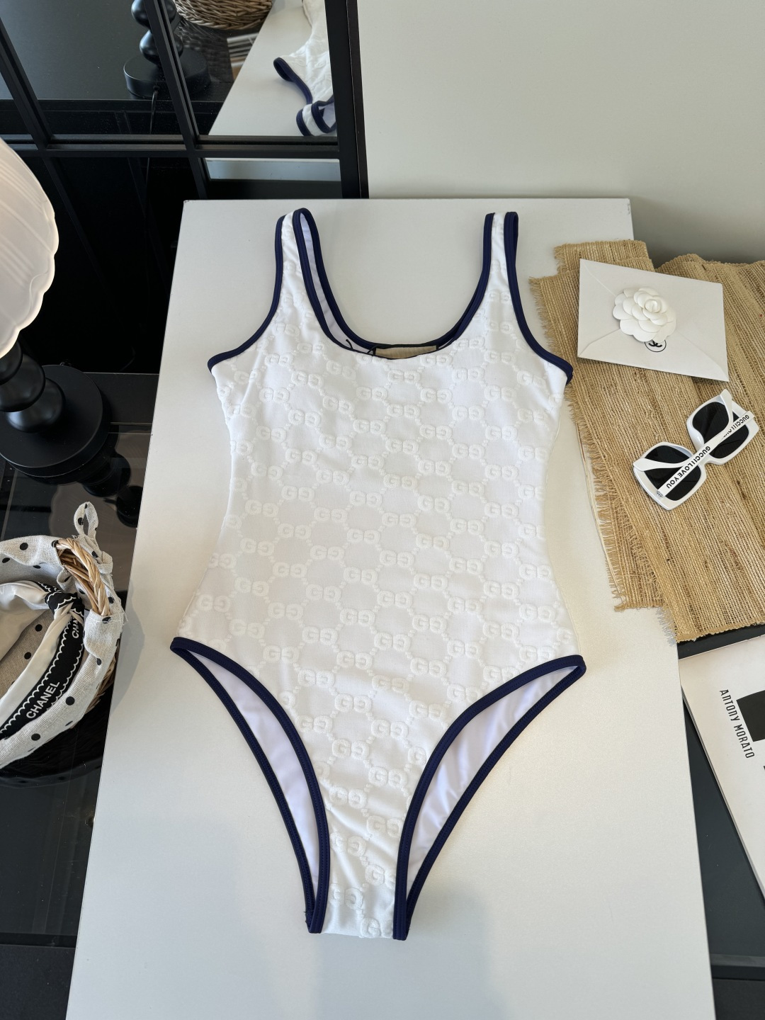 。Gucci古奇连体泳衣👙 上身超级棒！同步各大专柜发售，自然而然呈现时尚感！十分减龄，具有年轻活力。 