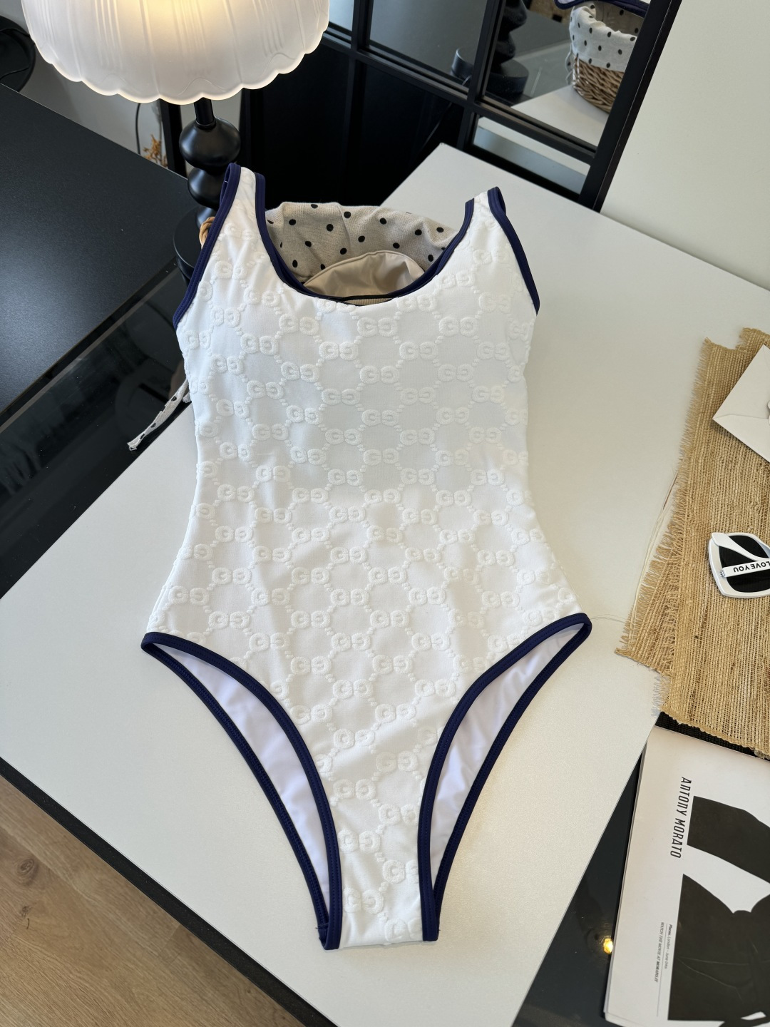 。Gucci古奇连体泳衣👙 上身超级棒！同步各大专柜发售，自然而然呈现时尚感！十分减龄，具有年轻活力。 