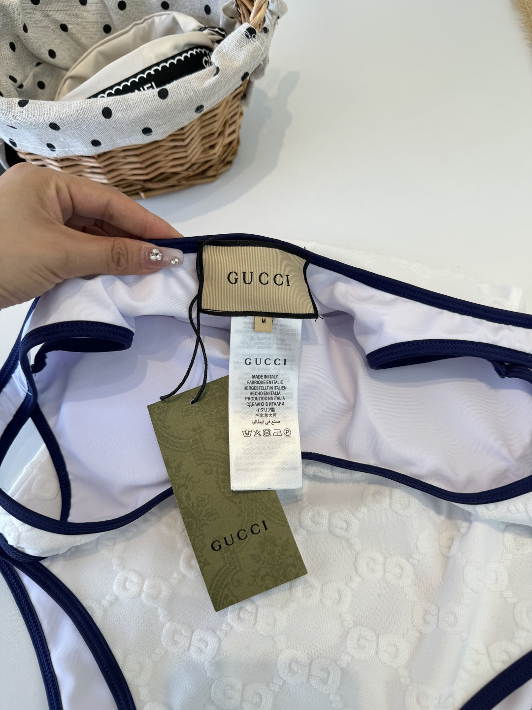 。Gucci古奇连体泳衣👙 上身超级棒！同步各大专柜发售，自然而然呈现时尚感！十分减龄，具有年轻活力。 