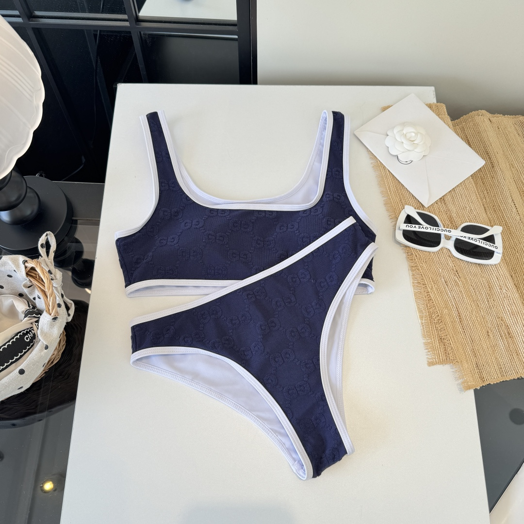 。Gucci古奇分体泳衣👙 上身超级棒！同步各大专柜发售，自然而然呈现时尚感！十分减龄，具有年轻活力。 