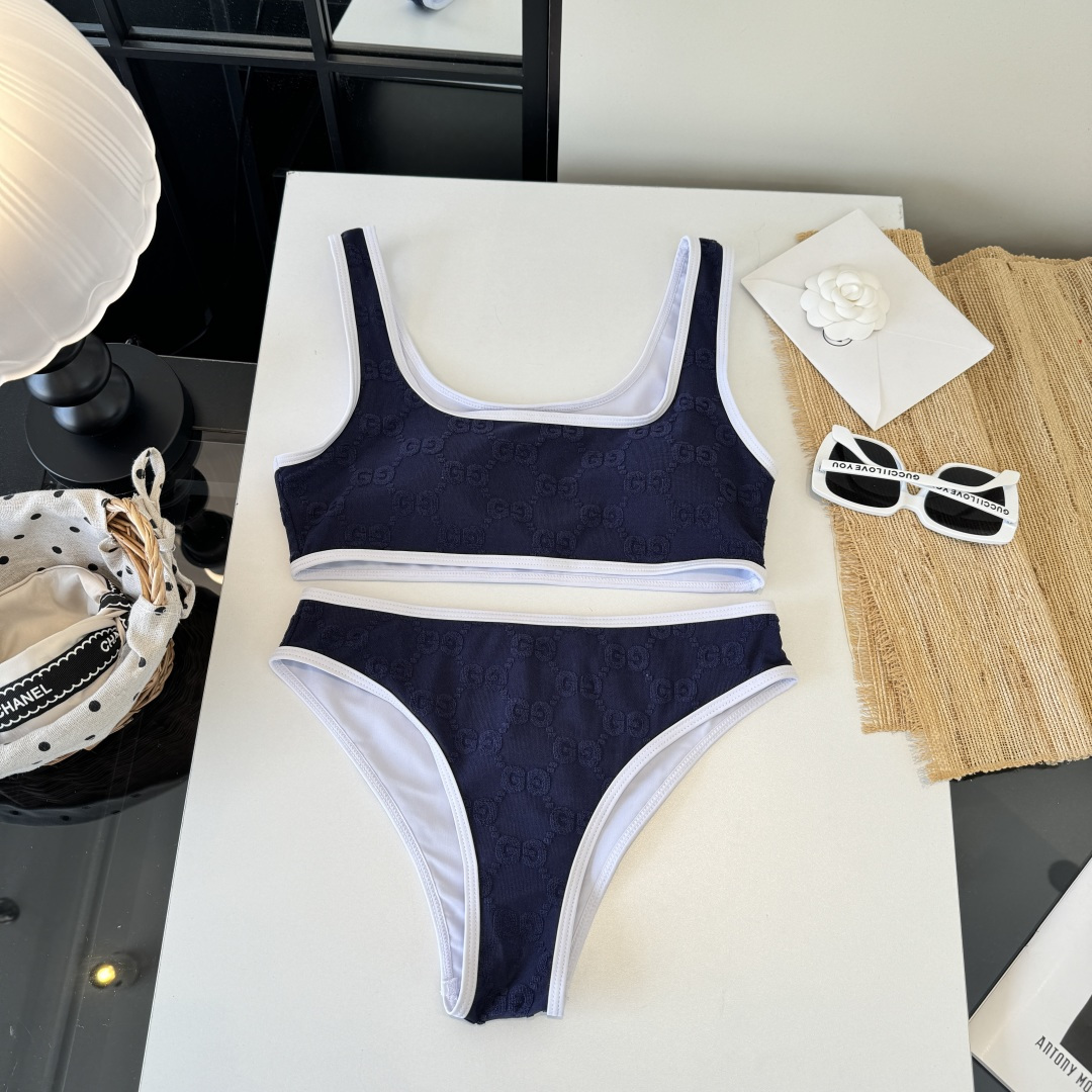 。Gucci古奇分体泳衣👙 上身超级棒！同步各大专柜发售，自然而然呈现时尚感！十分减龄，具有年轻活力。 