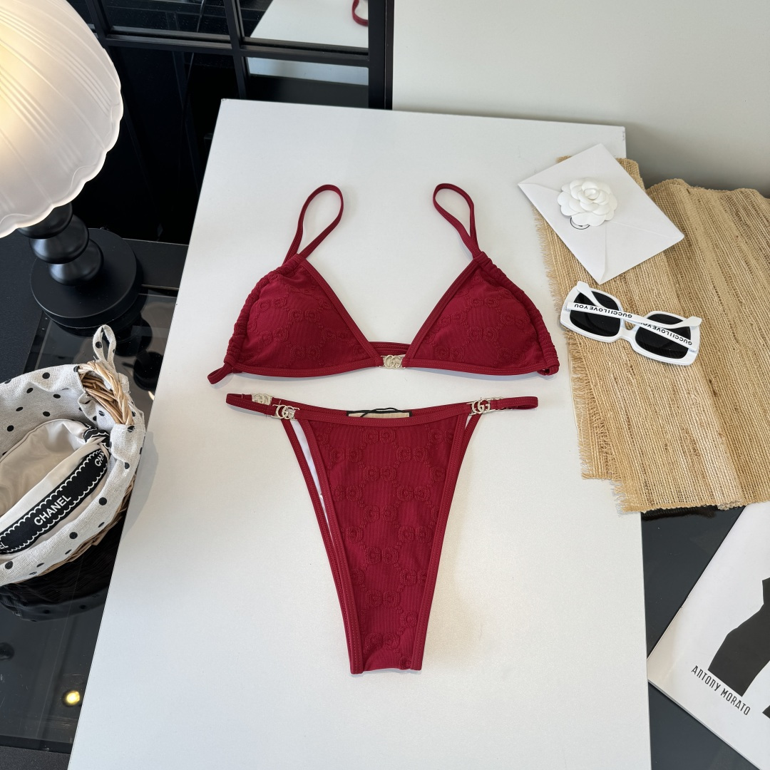 Gucci古奇分体泳衣👙 上身超级棒！同步各大专柜发售，自然而然呈现时尚感！十分减龄，具有年轻活力。 码