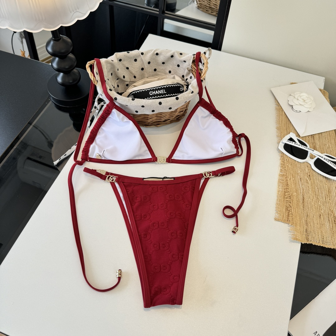 Gucci古奇分体泳衣👙 上身超级棒！同步各大专柜发售，自然而然呈现时尚感！十分减龄，具有年轻活力。 码