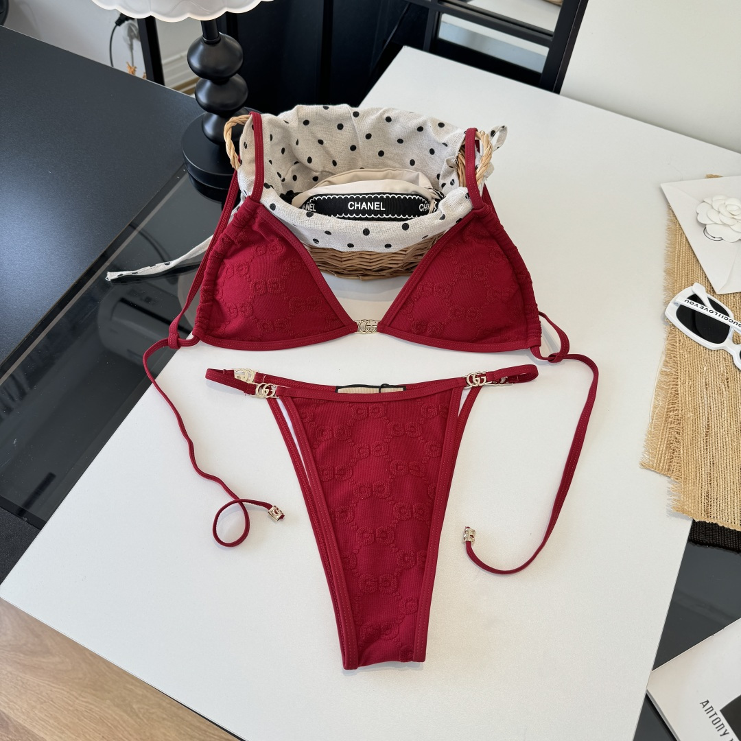 Gucci古奇分体泳衣👙 上身超级棒！同步各大专柜发售，自然而然呈现时尚感！十分减龄，具有年轻活力。 码