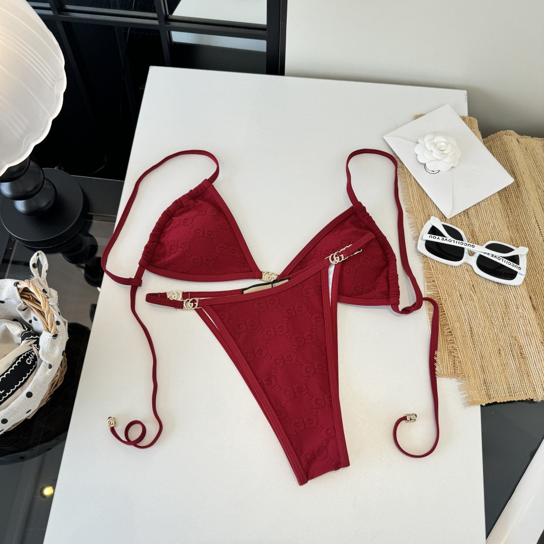 Gucci古奇分体泳衣👙 上身超级棒！同步各大专柜发售，自然而然呈现时尚感！十分减龄，具有年轻活力。 码