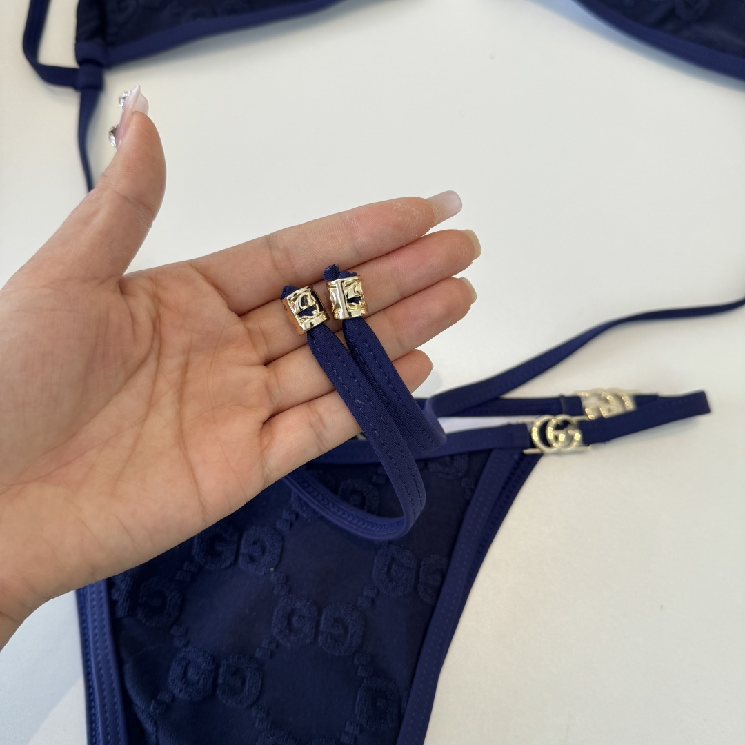 Gucci古奇分体泳衣👙 上身超级棒！同步各大专柜发售，自然而然呈现时尚感！十分减龄，具有年轻活力。 码