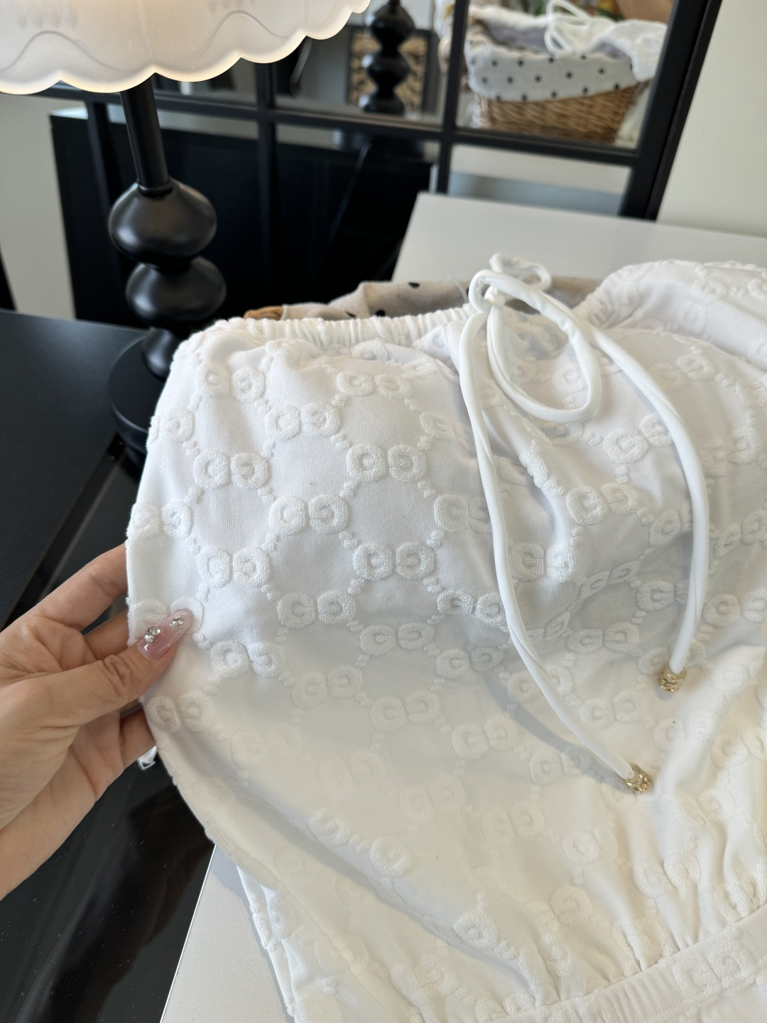 。Gucci古奇连体泳衣👙 上身超级棒！同步各大专柜发售，自然而然呈现时尚感！十分减龄，具有年轻活力。 