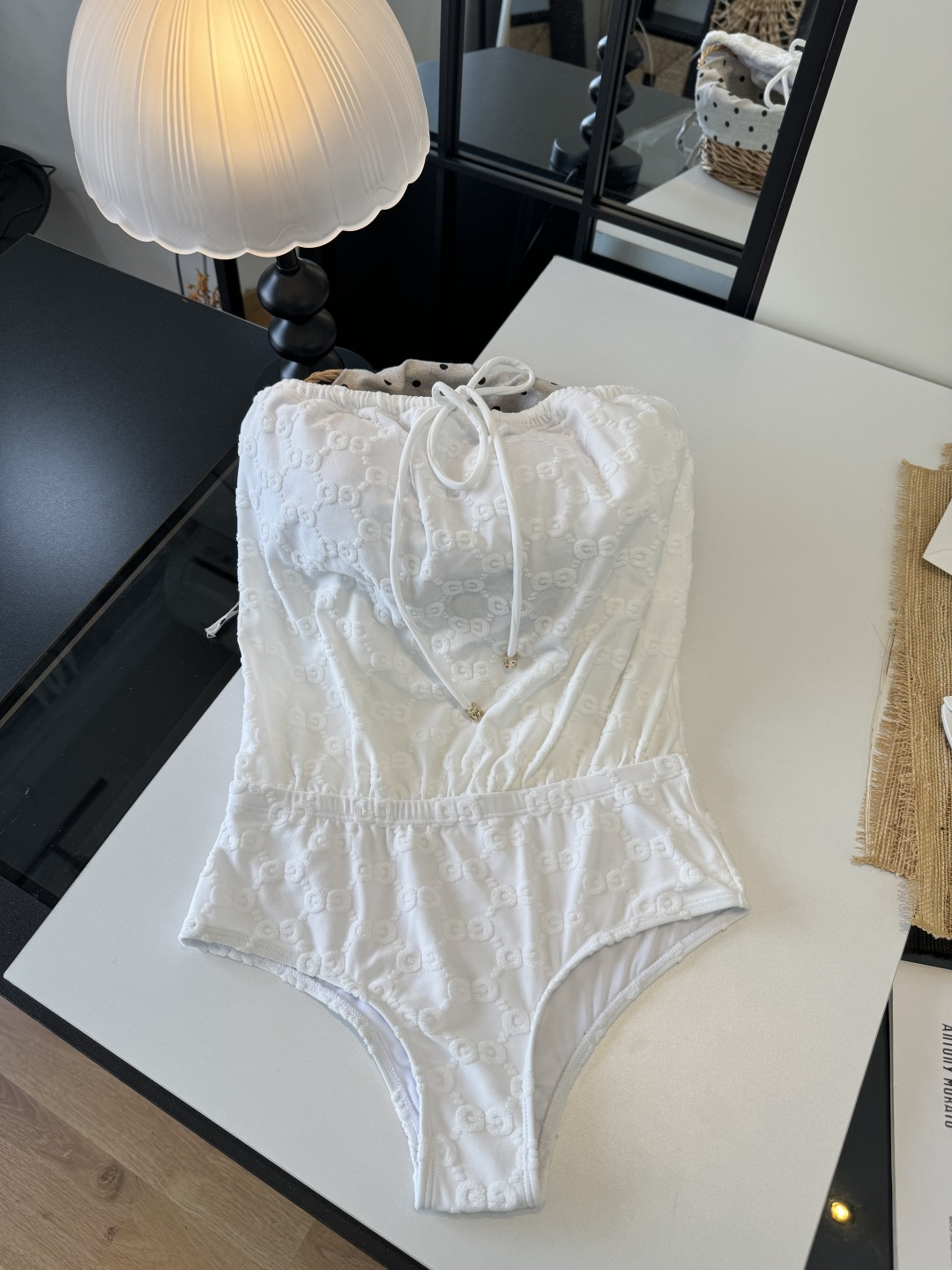 。Gucci古奇连体泳衣👙 上身超级棒！同步各大专柜发售，自然而然呈现时尚感！十分减龄，具有年轻活力。 