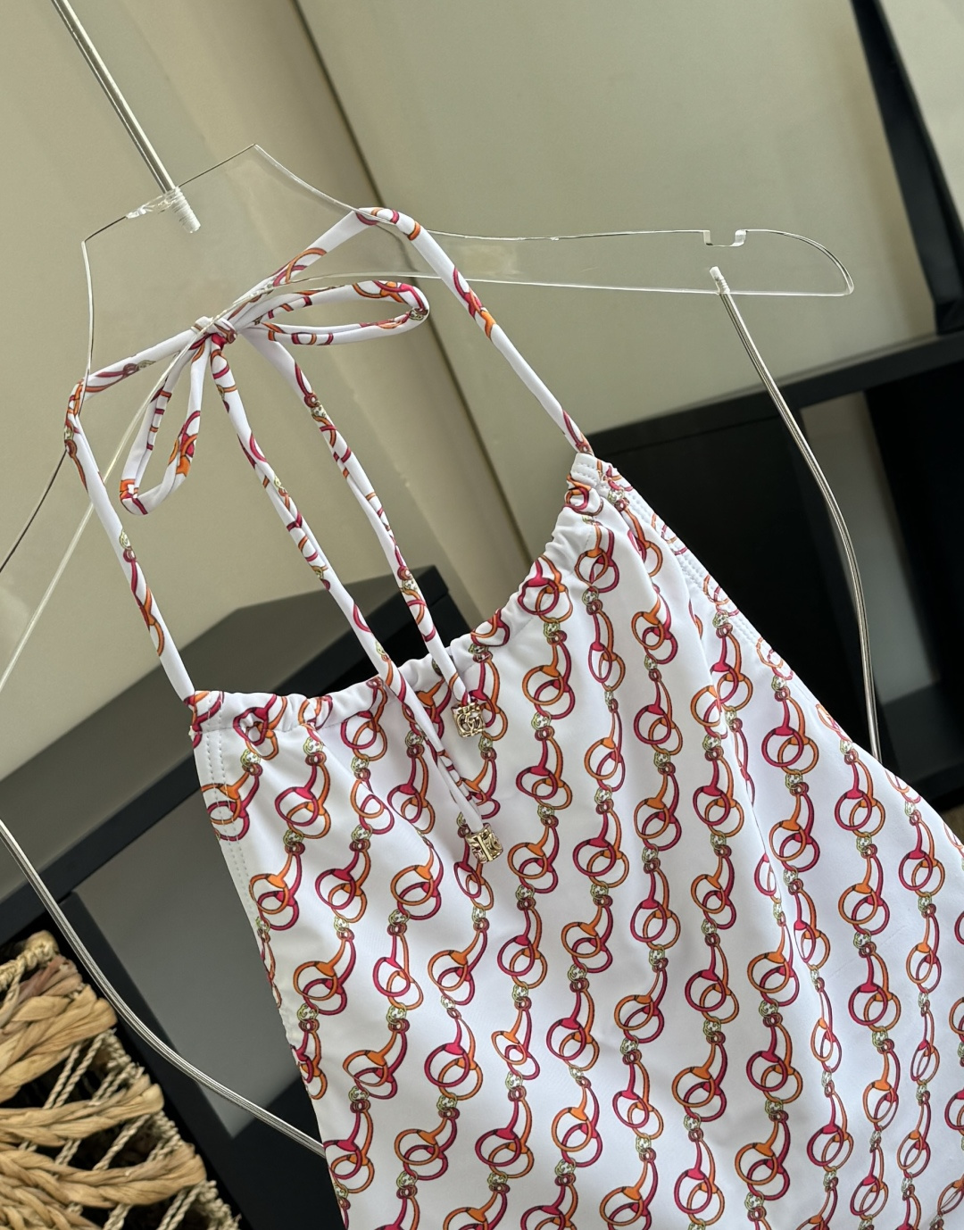 。Gucci古奇连体泳衣👙 上身超级棒！同步各大专柜发售，自然而然呈现时尚感！十分减龄，具有年轻活力。 