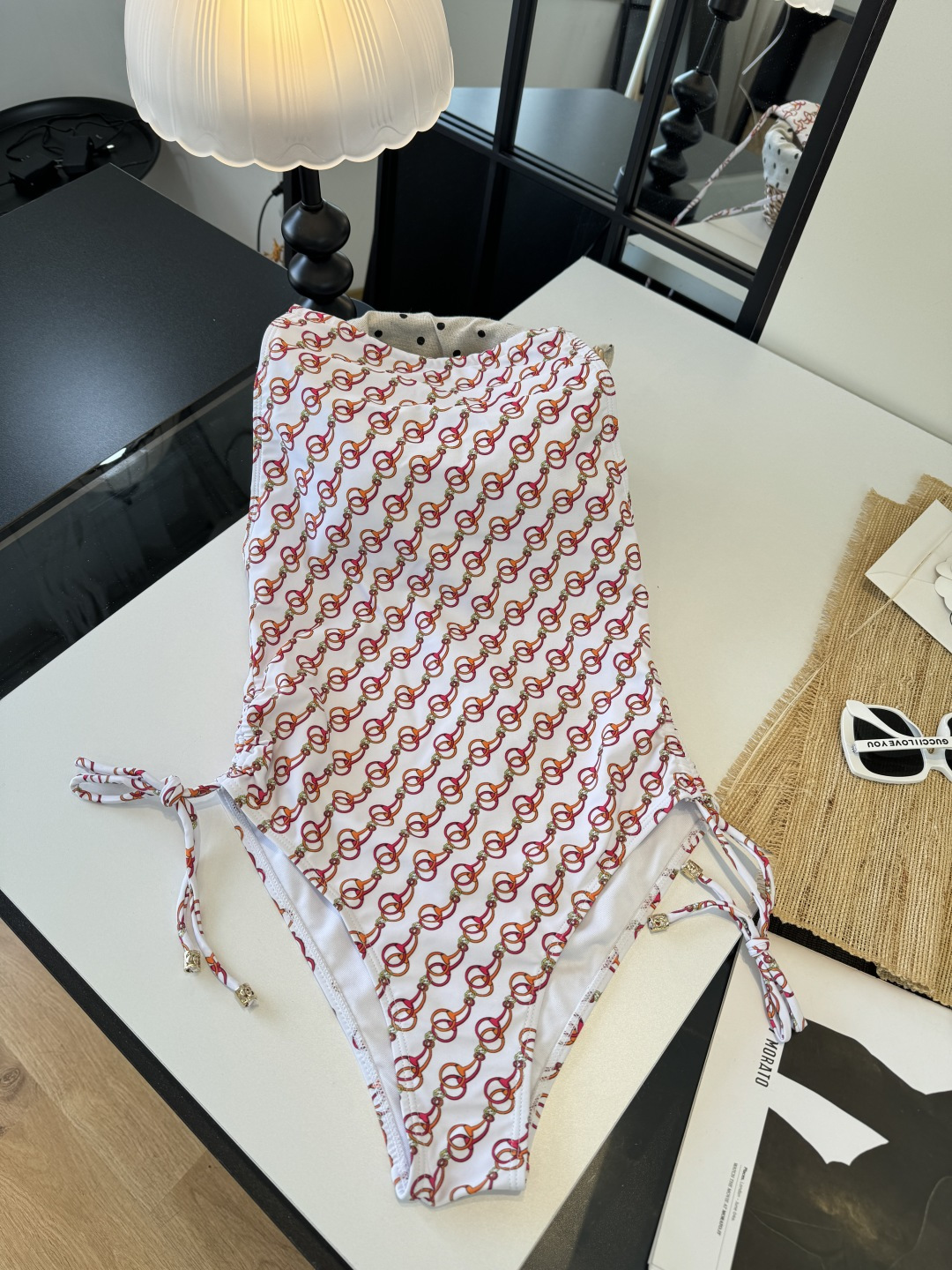 。Gucci古奇连体泳衣👙 上身超级棒！同步各大专柜发售，自然而然呈现时尚感！十分减龄，具有年轻活力。 