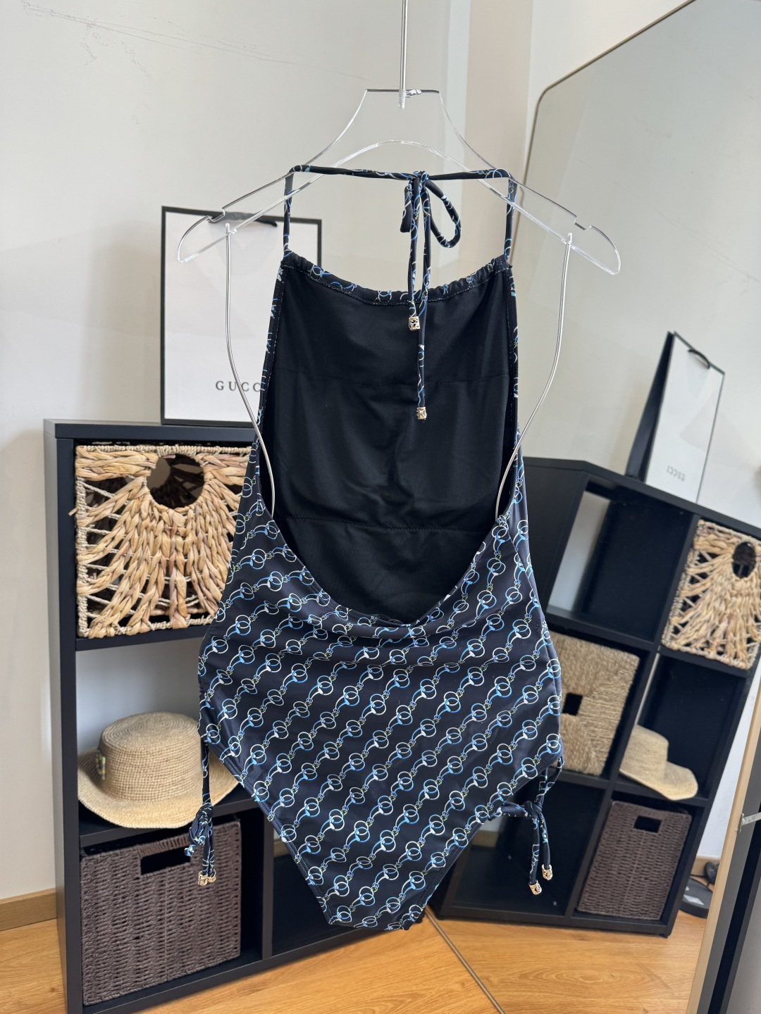 。Gucci古奇连体泳衣👙 上身超级棒！同步各大专柜发售，自然而然呈现时尚感！十分减龄，具有年轻活力。 