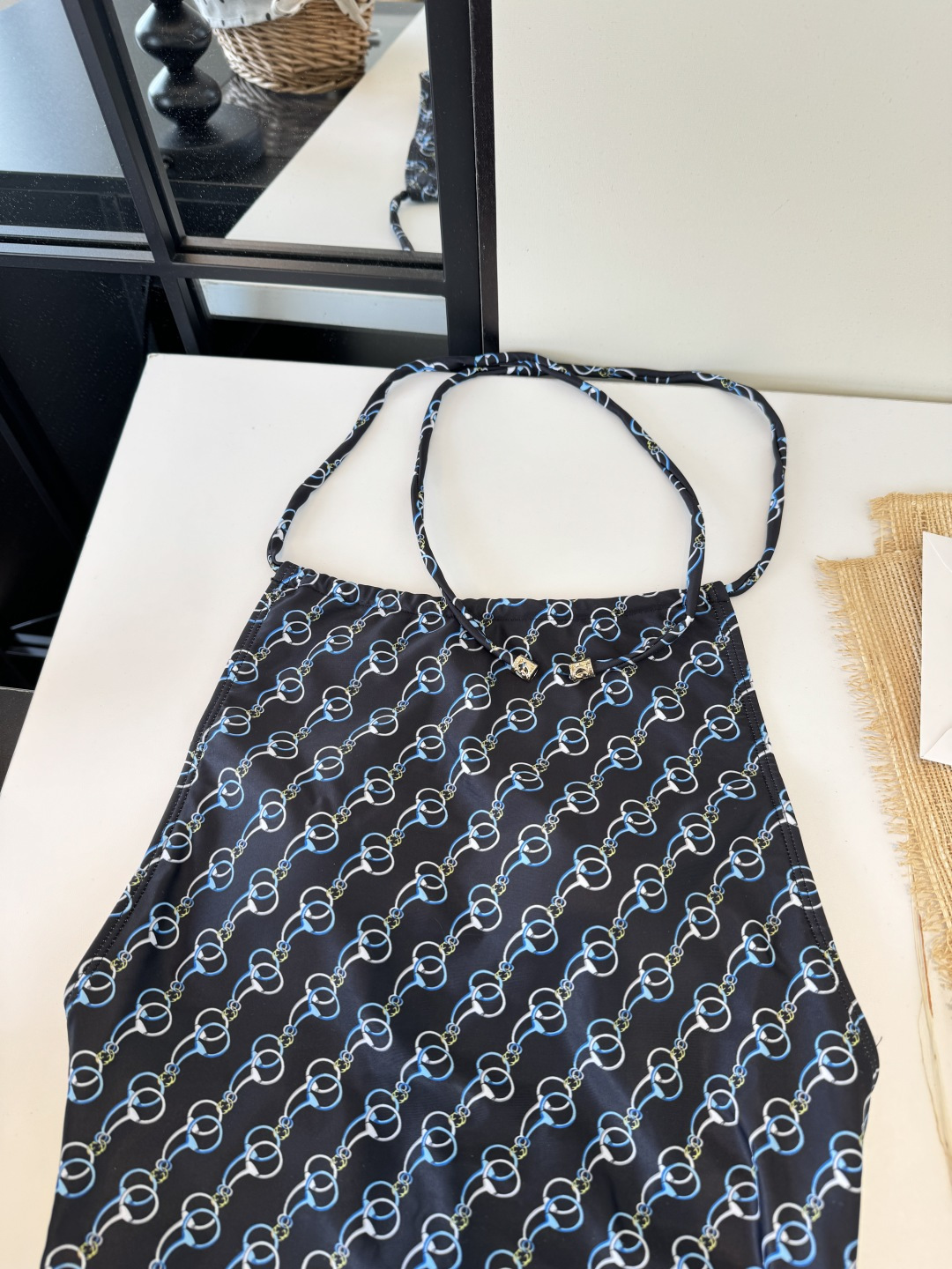 。Gucci古奇连体泳衣👙 上身超级棒！同步各大专柜发售，自然而然呈现时尚感！十分减龄，具有年轻活力。 