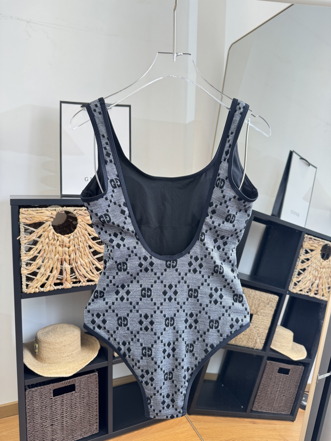 。Gucci古奇连体泳衣👙 上身超级棒！同步各大专柜发售，自然而然呈现时尚感！十分减龄，具有年轻活力。 