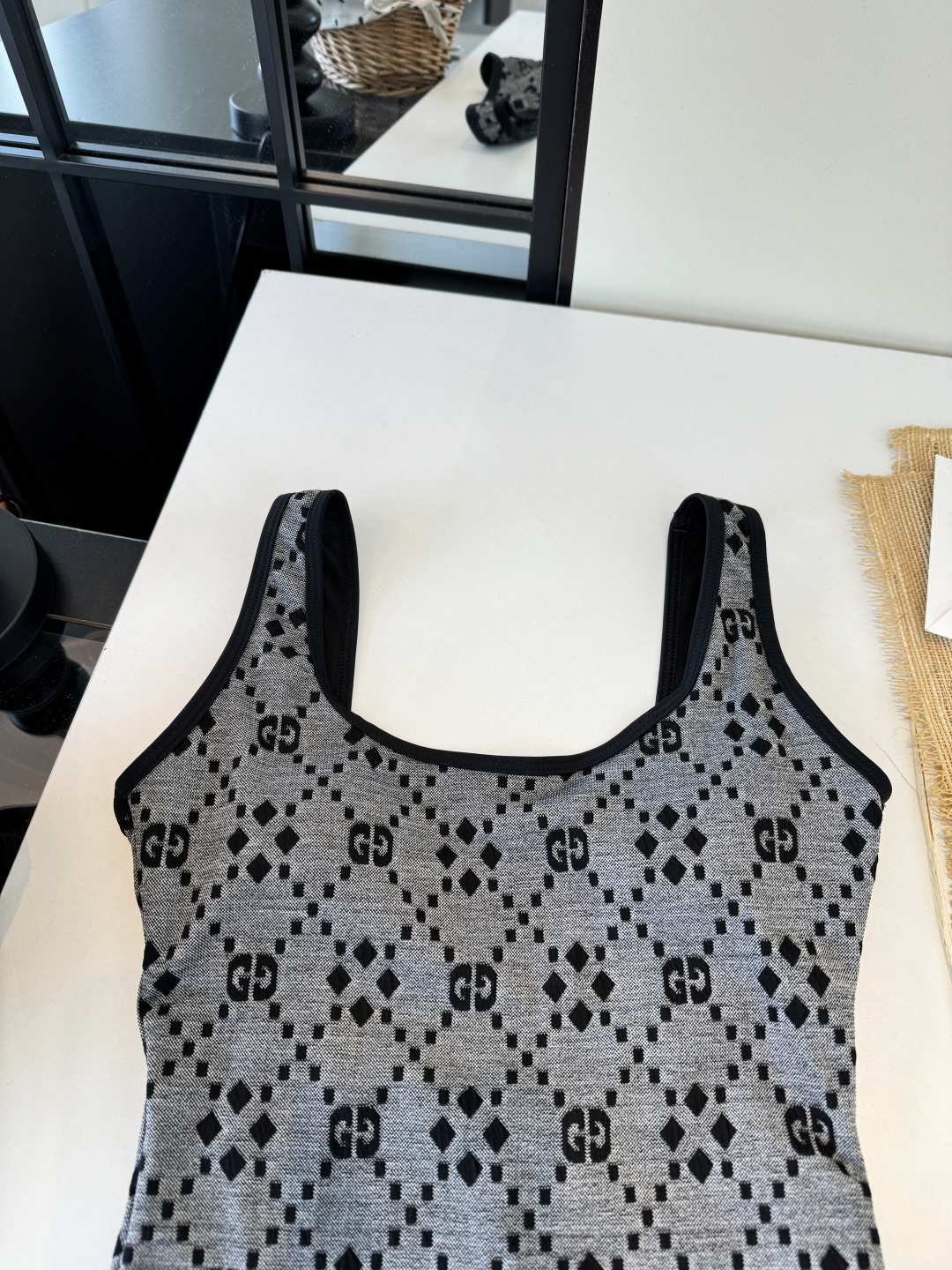 。Gucci古奇连体泳衣👙 上身超级棒！同步各大专柜发售，自然而然呈现时尚感！十分减龄，具有年轻活力。 