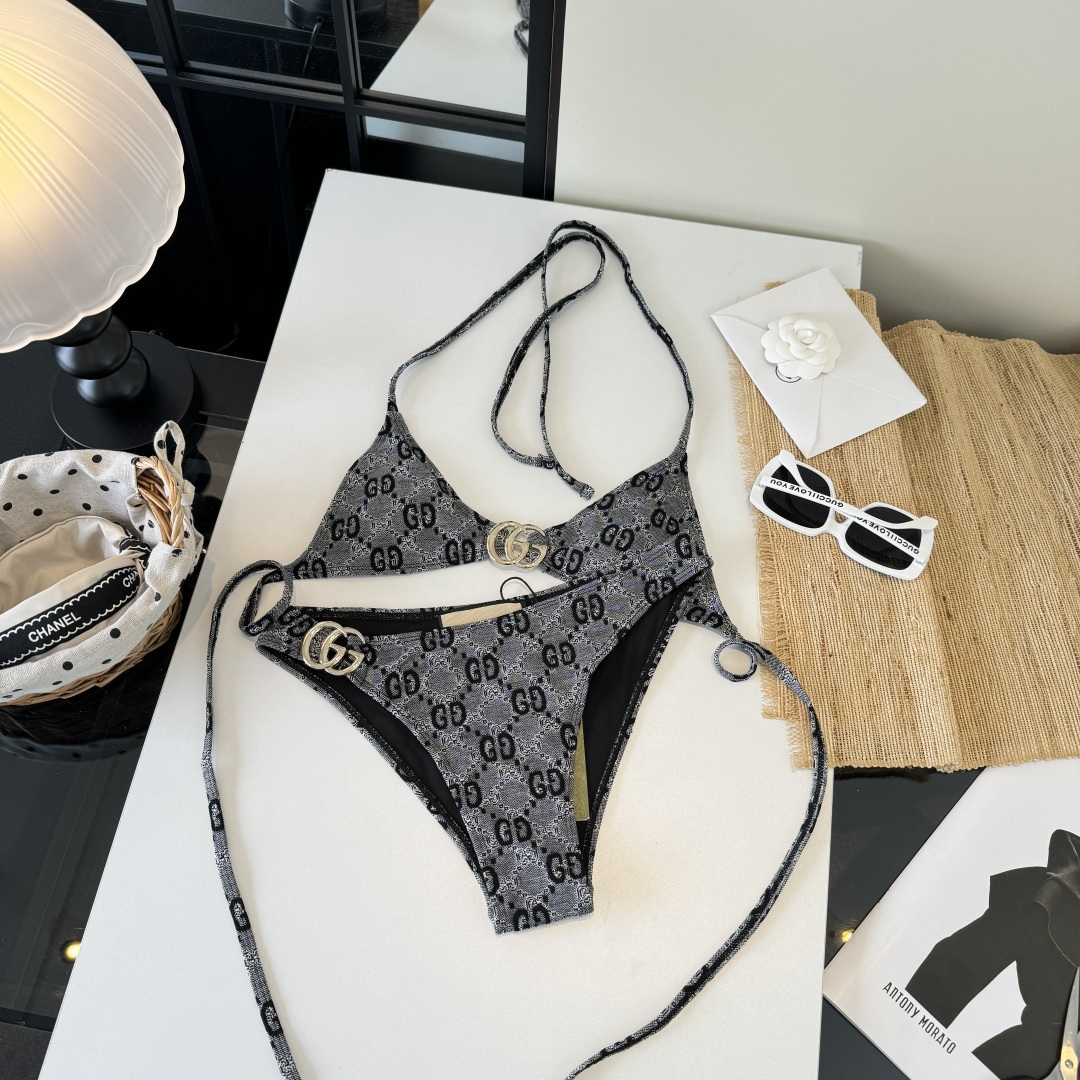。Gucci古奇分体比基尼泳衣👙 上身超级棒！同步各大专柜发售，自然而然呈现时尚感！十分减龄，具有年轻活