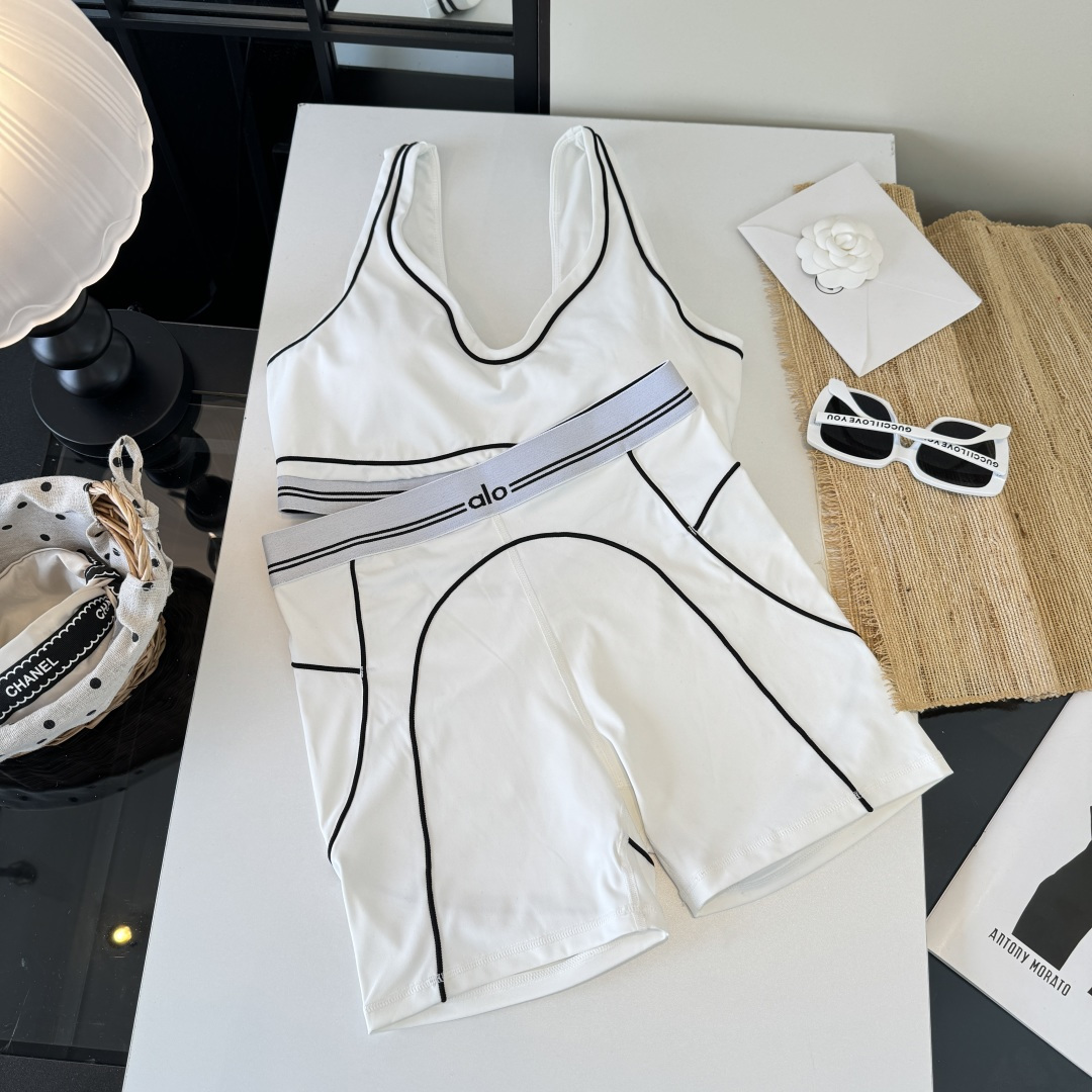 。AIO分体泳衣运动休闲套装👙👙❤️😍🥰适合多种场景的游泳衣🏊‍♀️海边 游泳池 温泉 水上乐园 漂流都