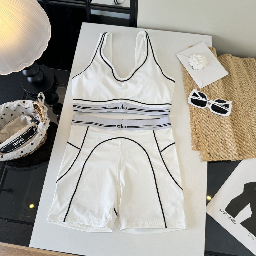 。AIO分体泳衣运动休闲套装👙👙❤️😍🥰适合多种场景的游泳衣🏊‍♀️海边 游泳池 温泉 水上乐园 漂流都