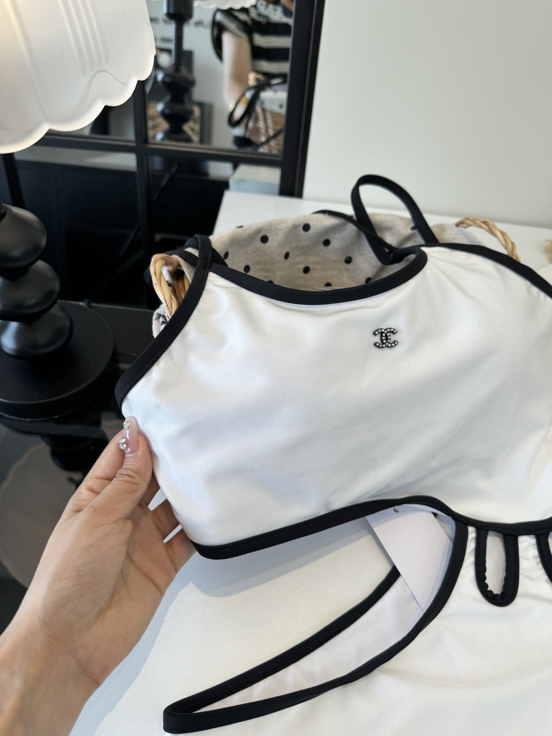 。Chanel香奈儿新款连体比基尼泳衣S M L XL