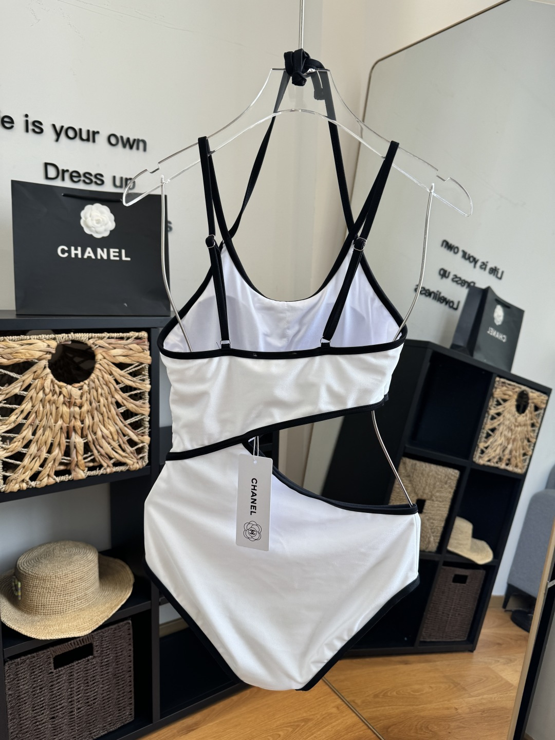 。Chanel香奈儿新款连体比基尼泳衣S M L XL