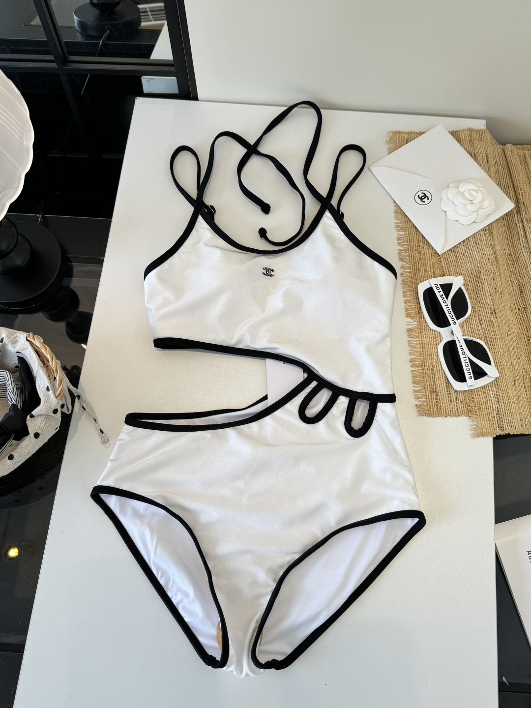 。Chanel香奈儿新款连体比基尼泳衣S M L XL