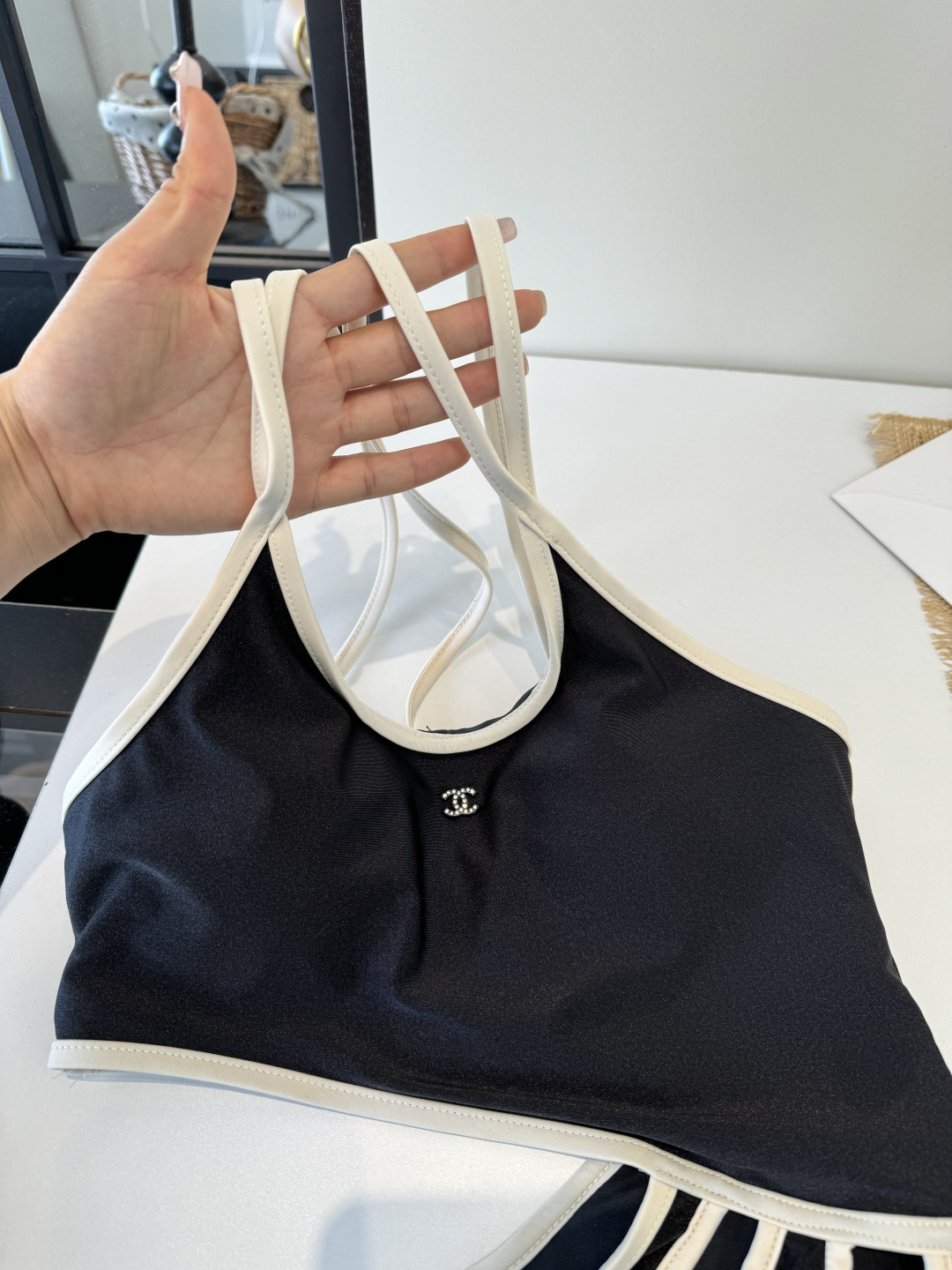 。Chanel香奈儿新款连体比基尼泳衣S M L XL