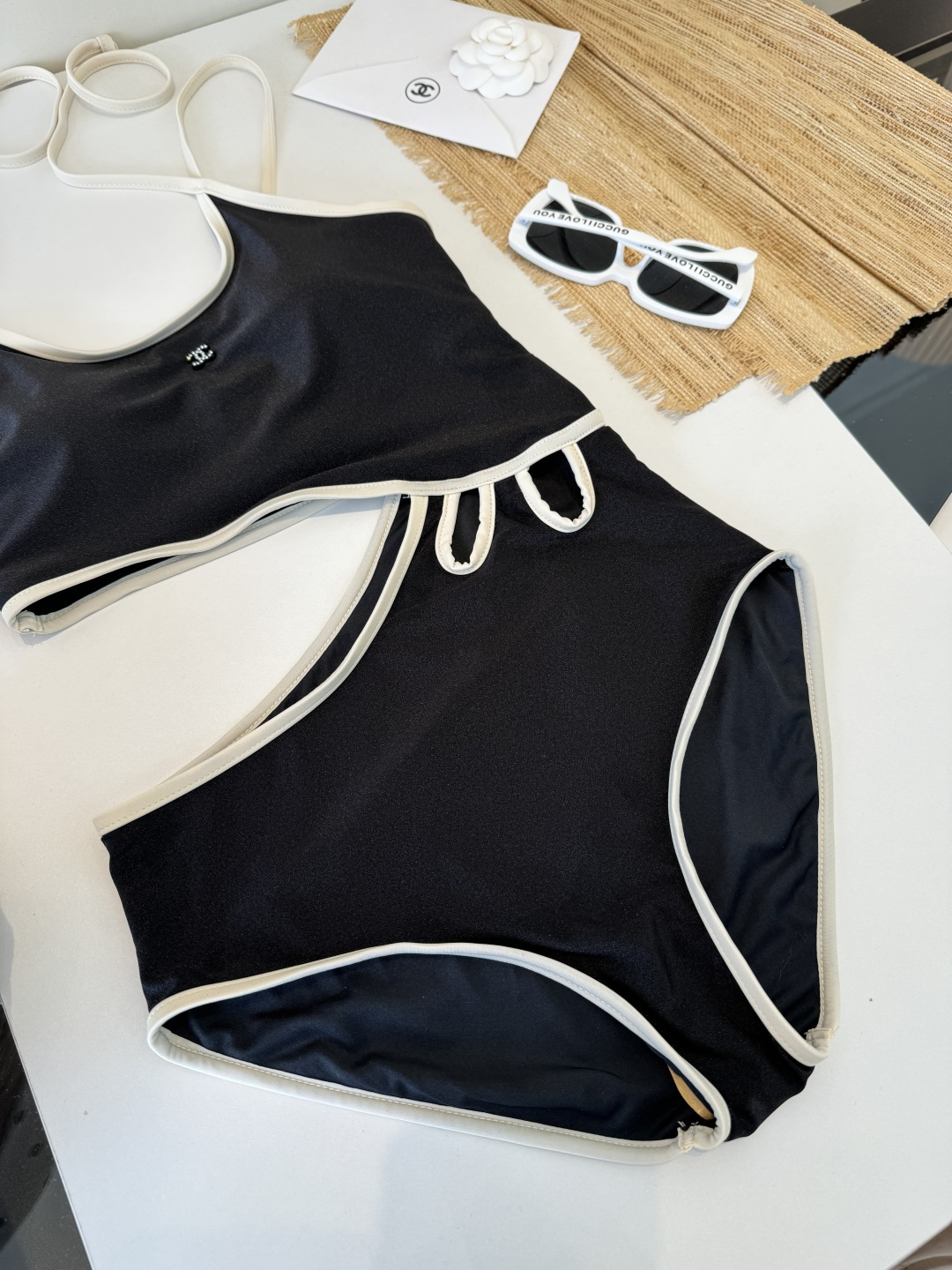 。Chanel香奈儿新款连体比基尼泳衣S M L XL