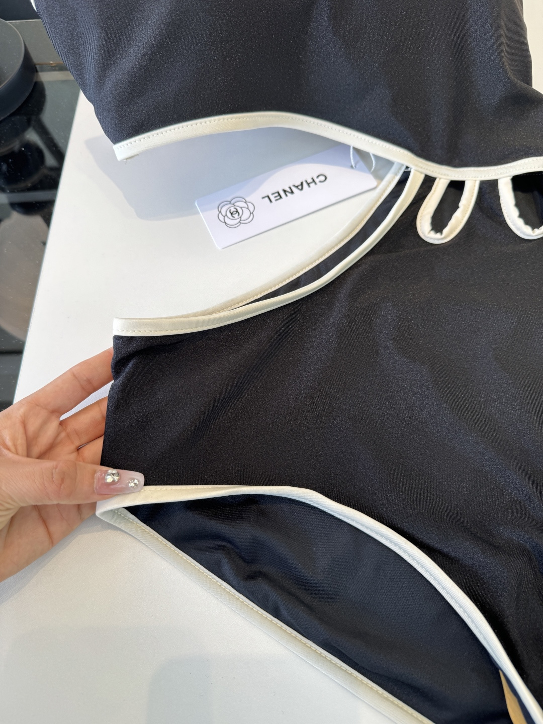 。Chanel香奈儿新款连体比基尼泳衣S M L XL