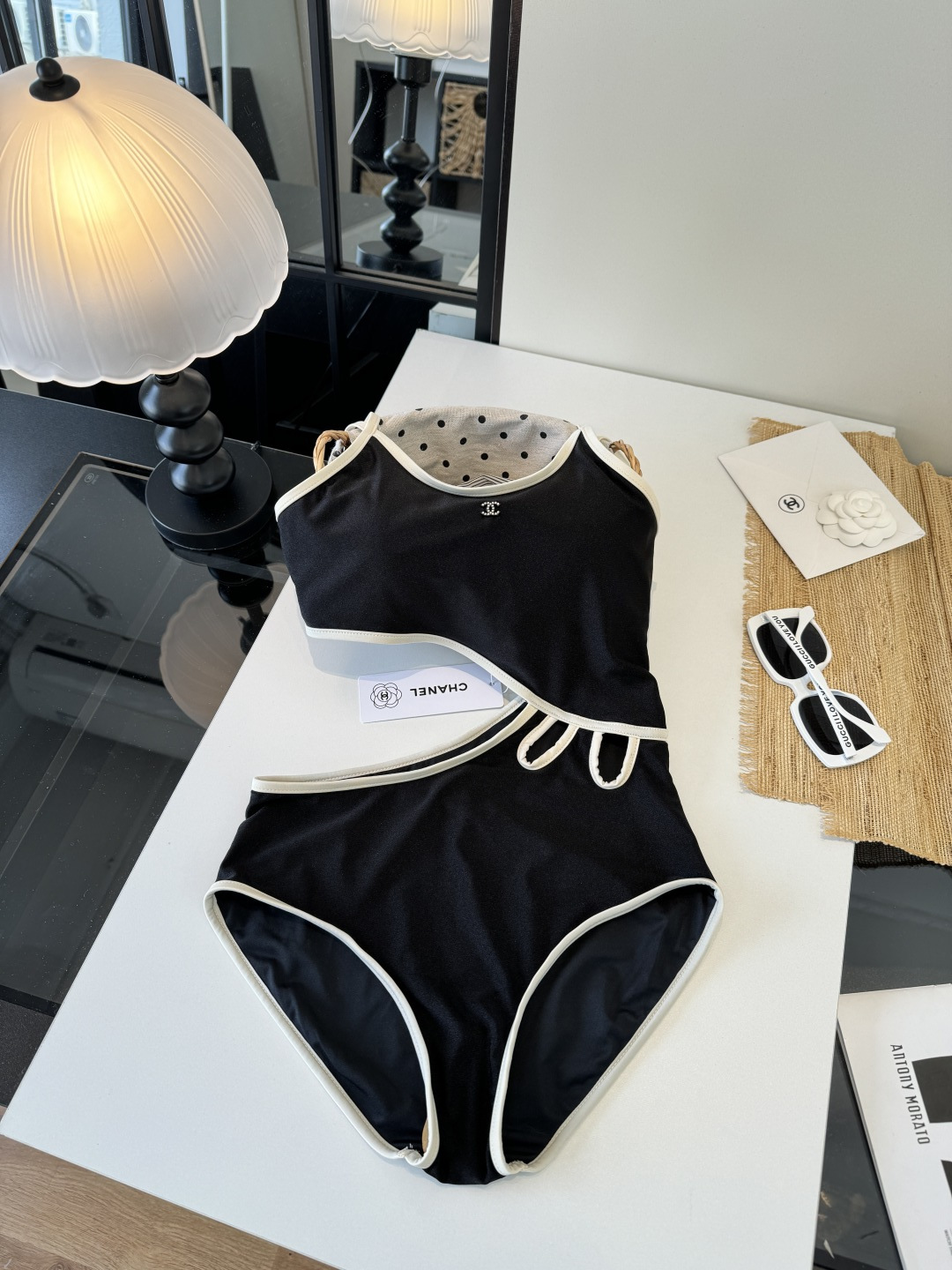 。Chanel香奈儿新款连体比基尼泳衣S M L XL