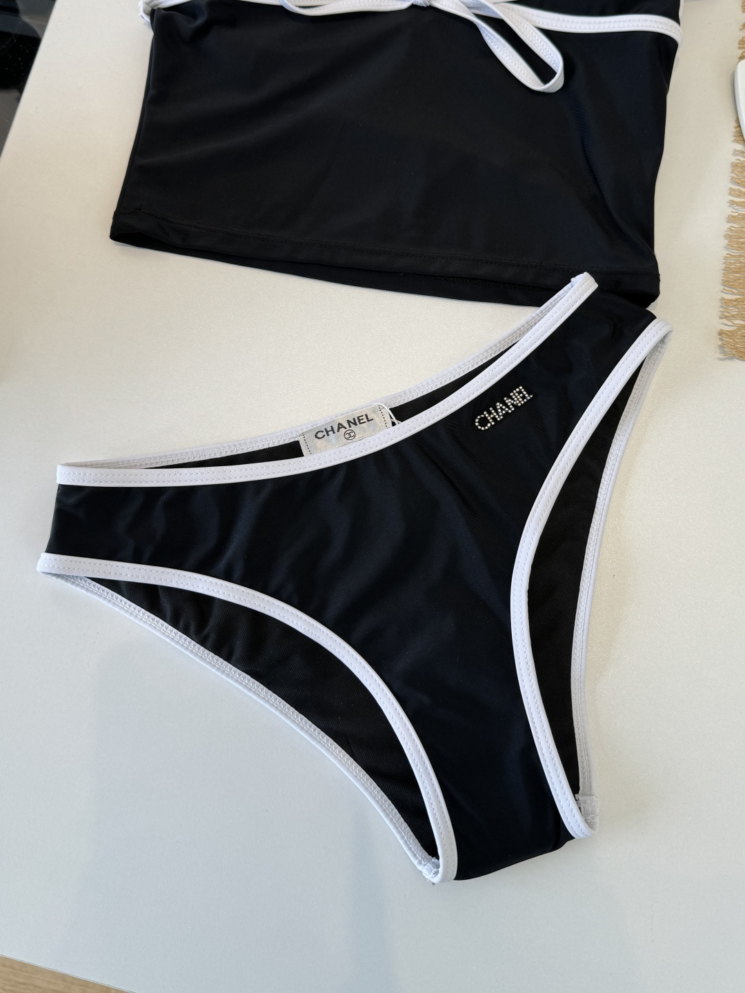 。Chanel香奈儿分体比基尼👙泳衣，S M L XL