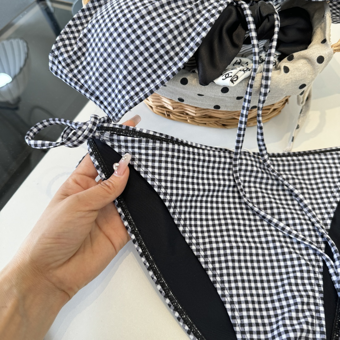 。Celine赛琳分体比基尼👙泳衣，S M L XL