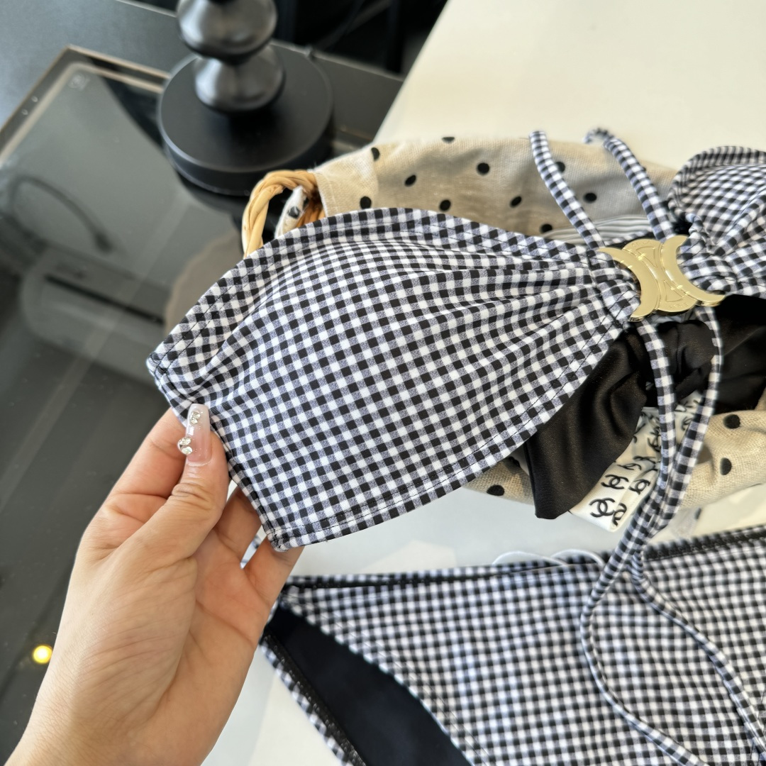 。Celine赛琳分体比基尼👙泳衣，S M L XL