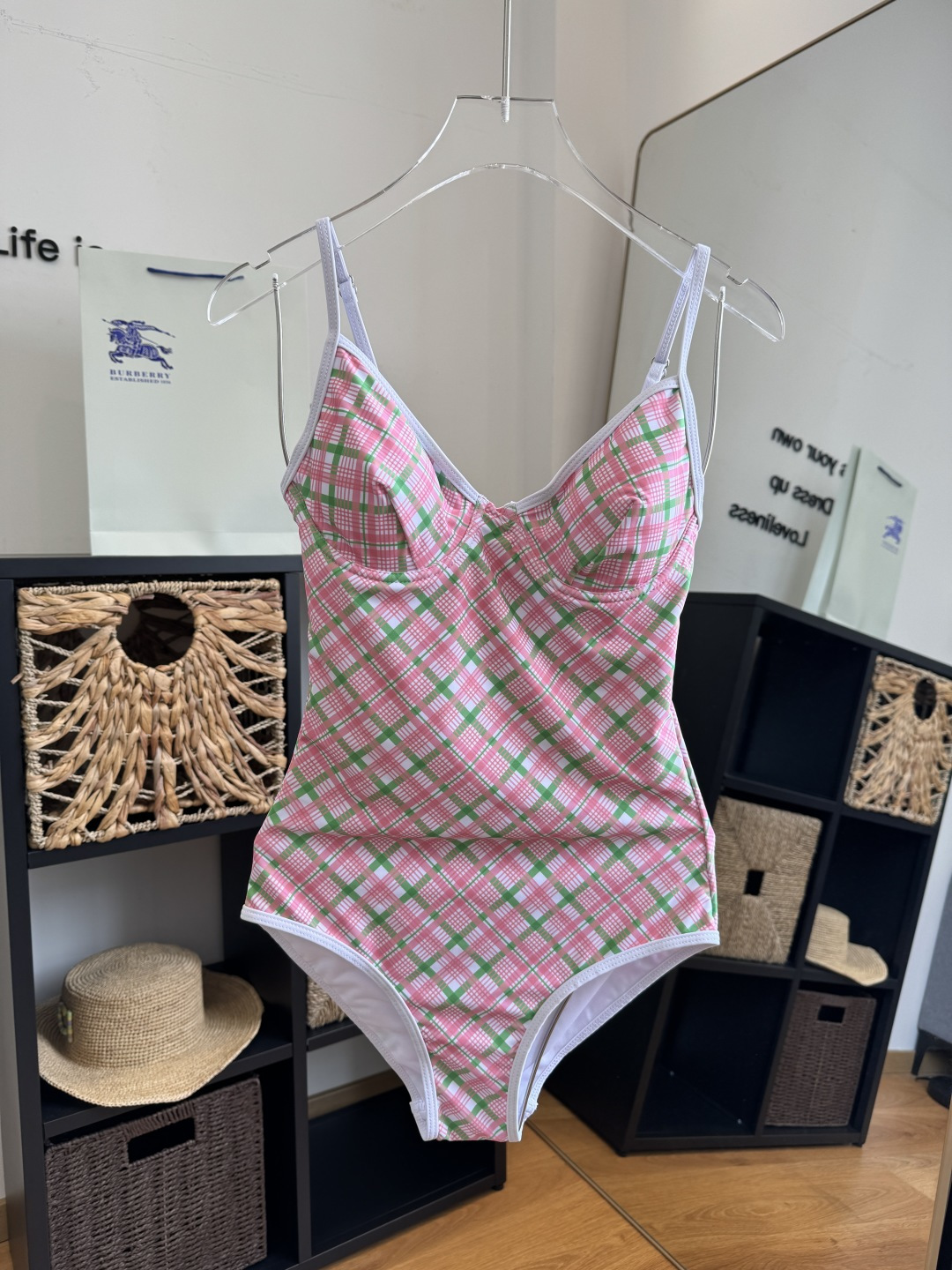 。Burberry巴宝莉格子连体泳衣比基尼👙S M L XL