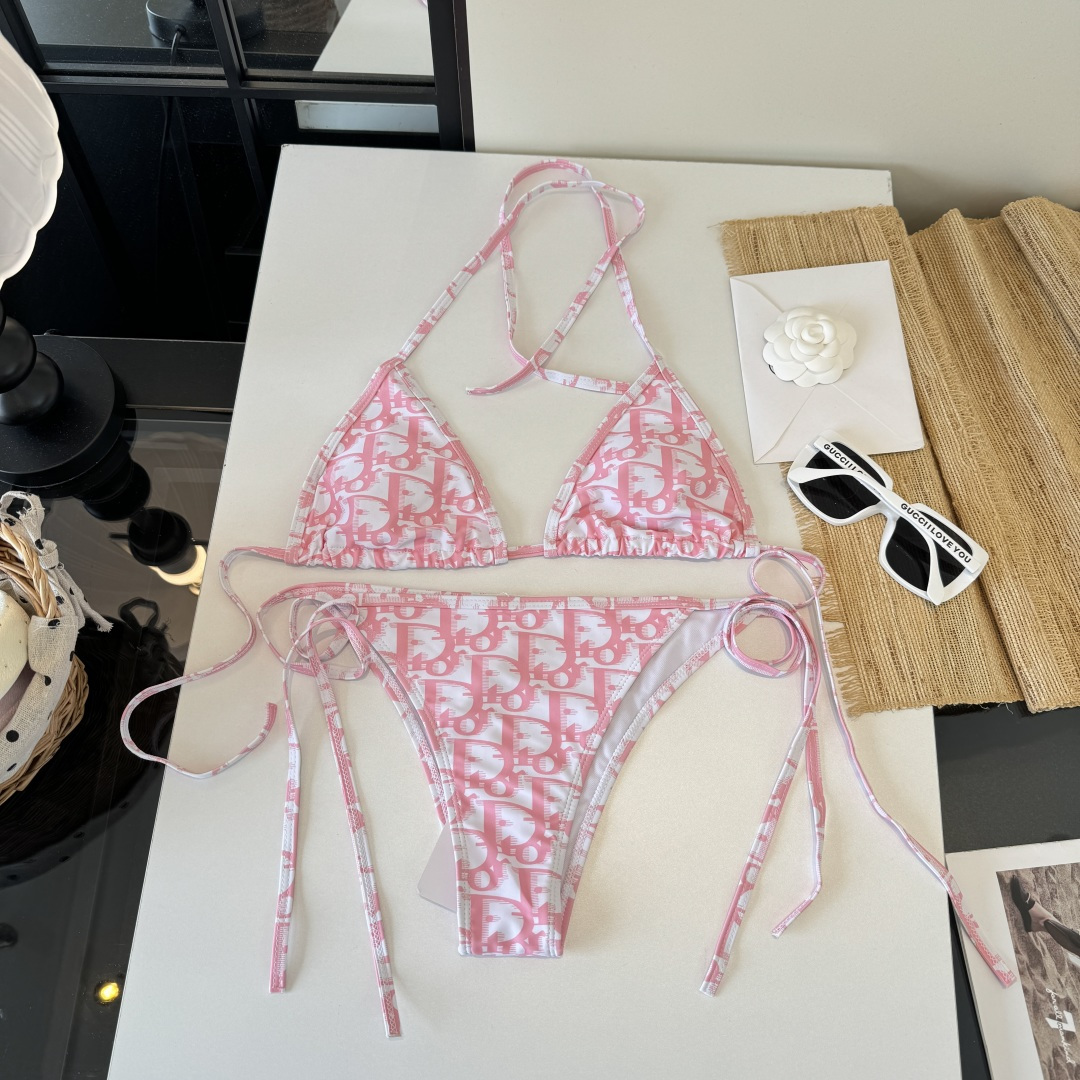 。Dior迪奥比基尼👙❤️😍🥰适合多种场景的游泳衣🏊‍♀️海边 游泳池 温泉 水上乐园 漂流都可以😌内搭