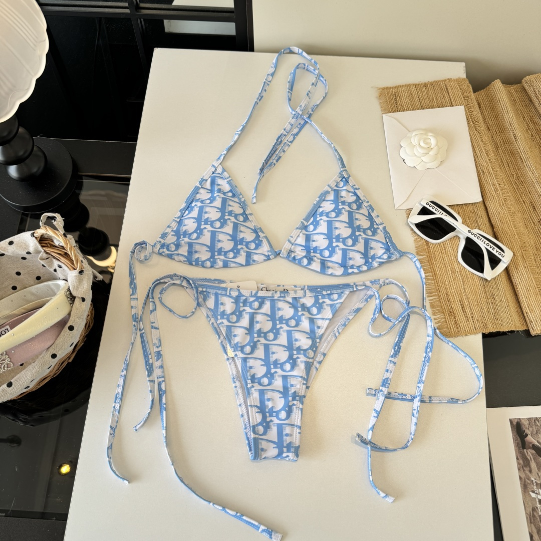 。Dior迪奥比基尼👙❤️😍🥰适合多种场景的游泳衣🏊‍♀️海边 游泳池 温泉 水上乐园 漂流都可以😌内搭