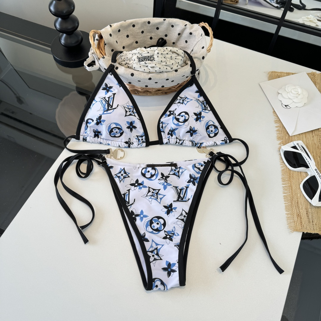 。LV路易威登 比基尼👙 上身超级棒！同步各大专柜发售，自然而然呈现时尚感！十分减龄，具有年轻活力。 码
