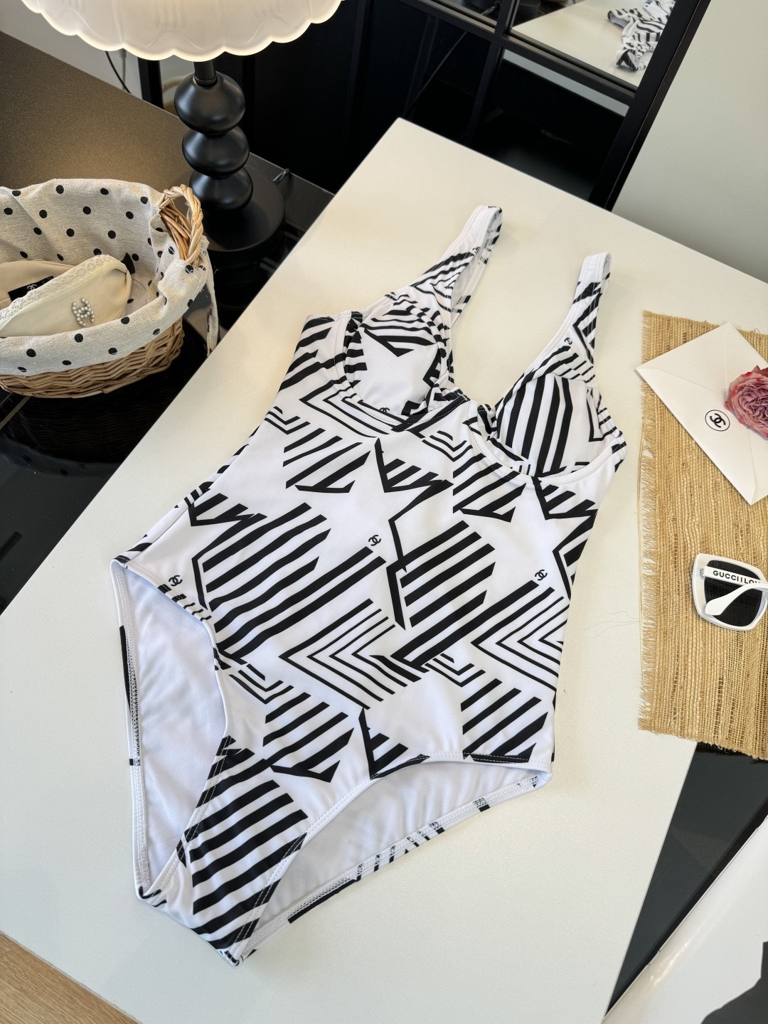 。Chanel香奈儿新款连体泳衣S M L XL