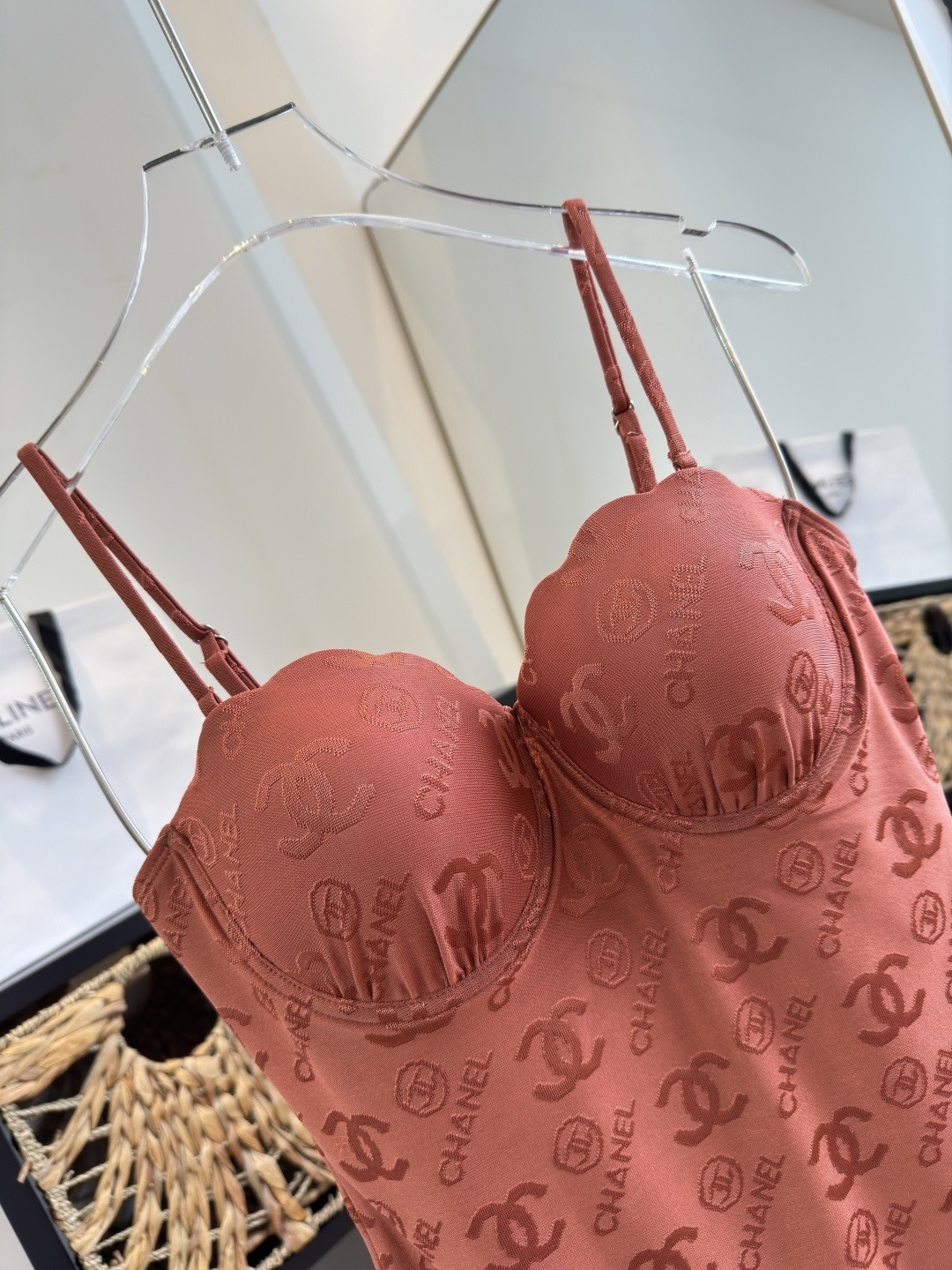 。Chanel香奈儿新款连体泳衣S M L XL