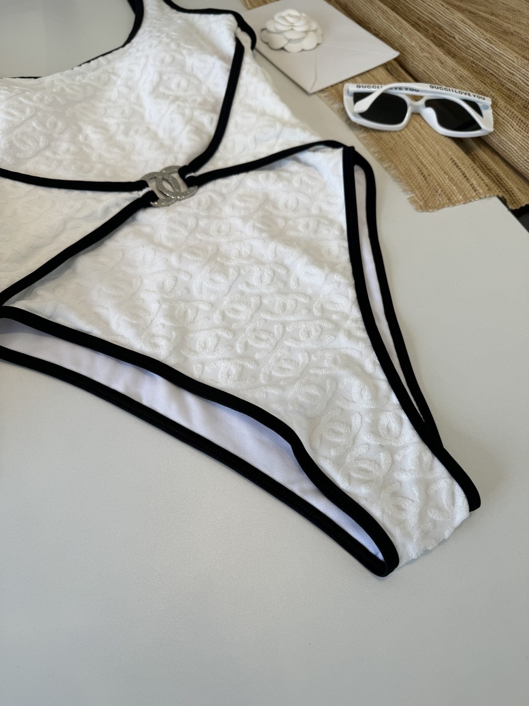 。Chanel香奈儿新款连体泳衣👙❤️😍🥰适合多种场景的游泳衣🏊‍♀️海边 游泳池 温泉 水上乐园 漂流