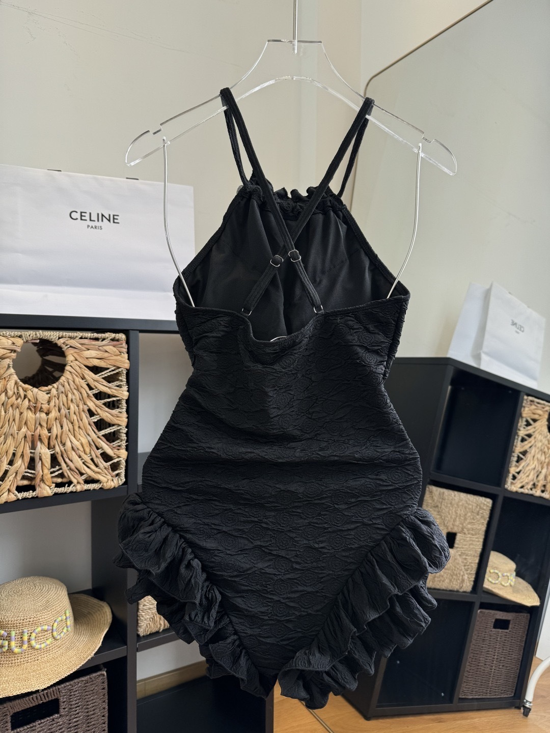 。Chanel 香奈儿连体泳衣 😍🥰适合多种场景的游泳衣🏊‍♀️海边 游泳池 温泉 水上乐园 漂流都可以