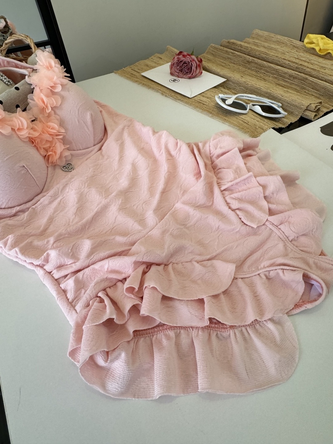 。Chanel 香奈儿连体泳衣 😍🥰适合多种场景的游泳衣🏊‍♀️海边 游泳池 温泉 水上乐园 漂流都可以
