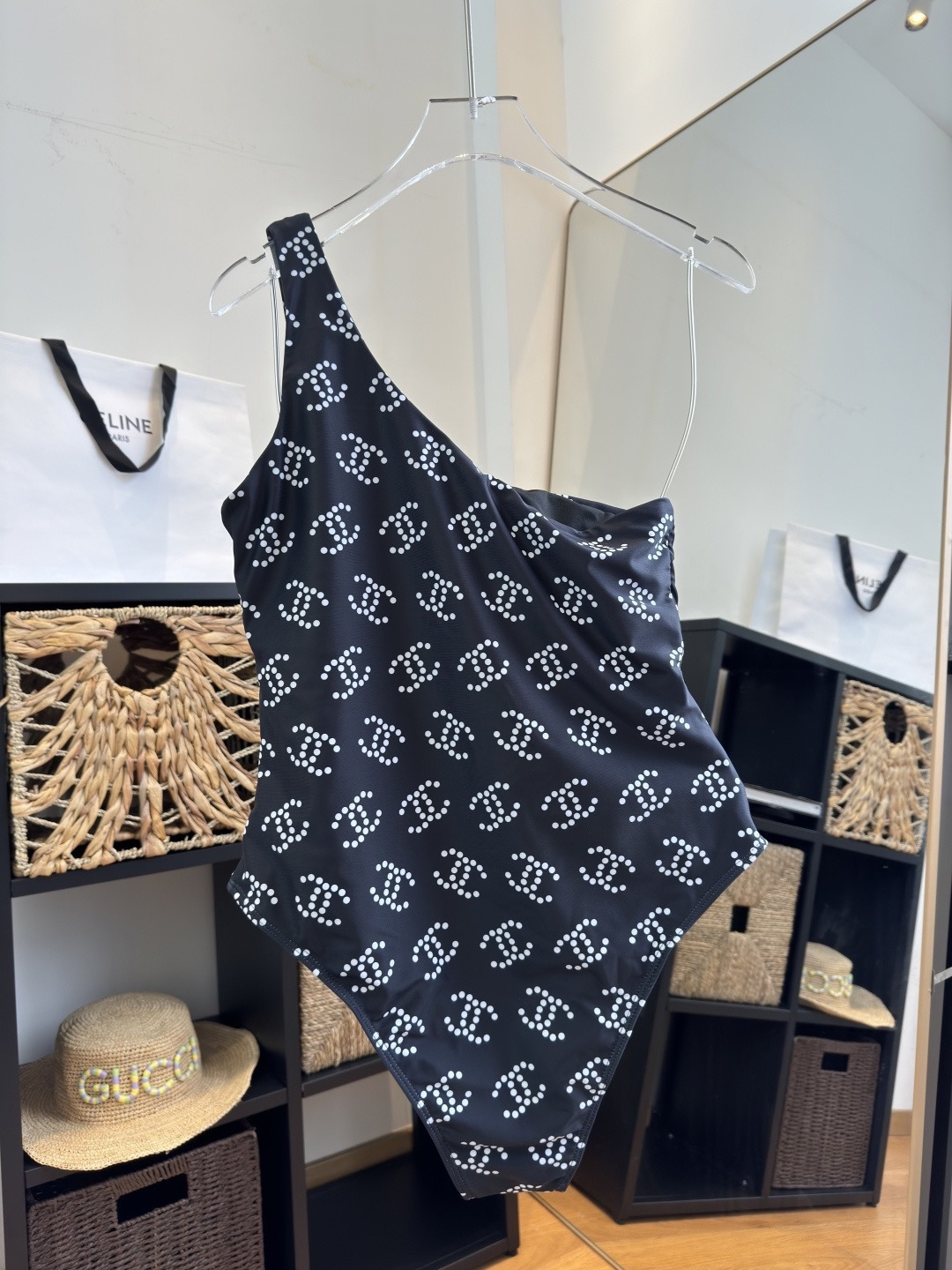 。Chanel香奈儿新款连体泳衣S M L XL
