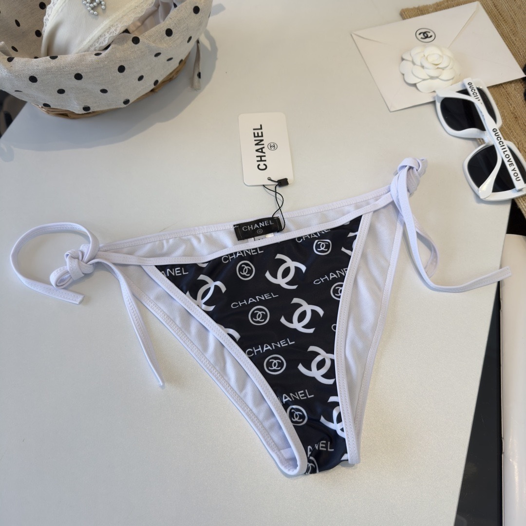 。Chanel香奈儿比基尼👙❤️😍🥰适合多种场景的游泳衣🏊‍♀️海边 游泳池 温泉 水上乐园 漂流都可以