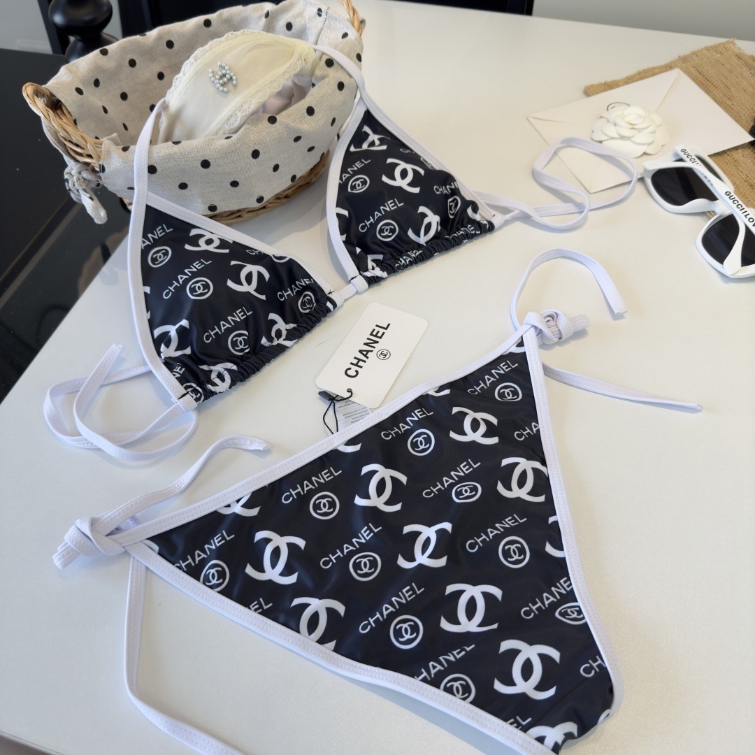 。Chanel香奈儿比基尼👙❤️😍🥰适合多种场景的游泳衣🏊‍♀️海边 游泳池 温泉 水上乐园 漂流都可以