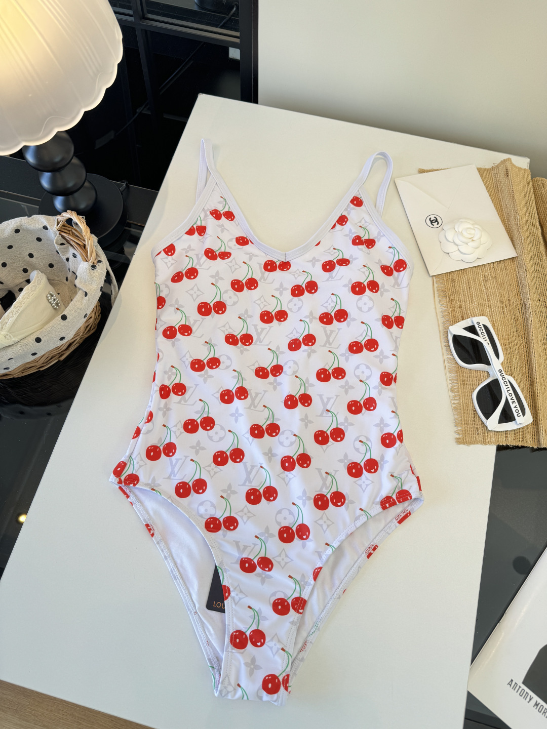 。LV路易威登连体泳衣🩱👙新款面料，S M L XL
