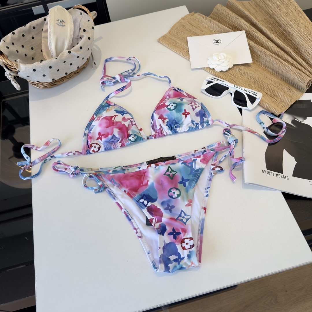 。LV路易威登比基尼👙❤️😍🥰适合多种场景的游泳衣🏊‍♀️海边 游泳池 温泉 水上乐园 漂流都可以😌内搭