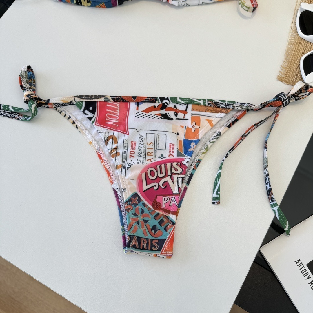 。LV路易威登比基尼👙 上身超级棒！同步各大专柜发售，自然而然呈现时尚感！十分减龄，具有年轻活力。 码数