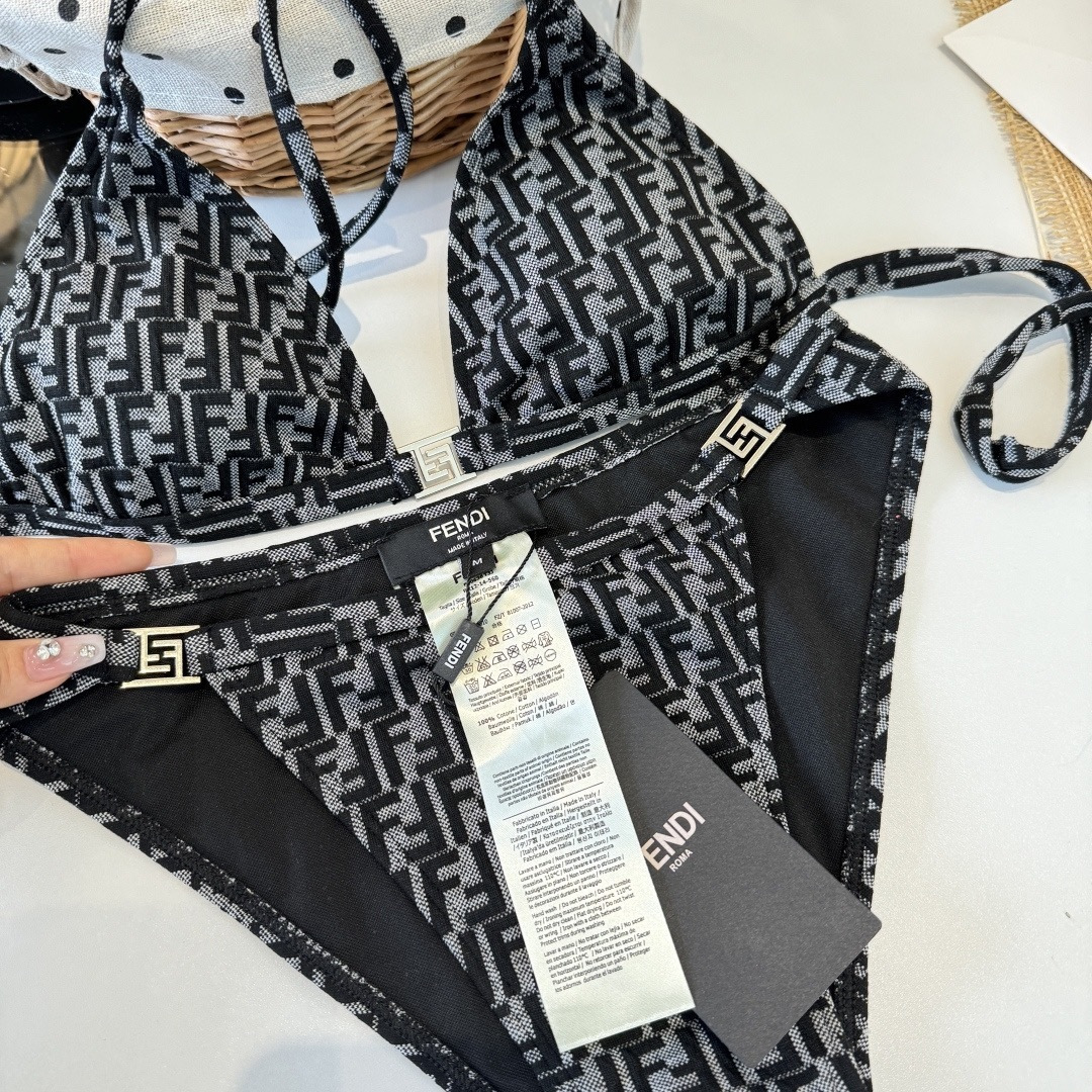 。FD芬迪新款分体比基尼泳衣S M L XL