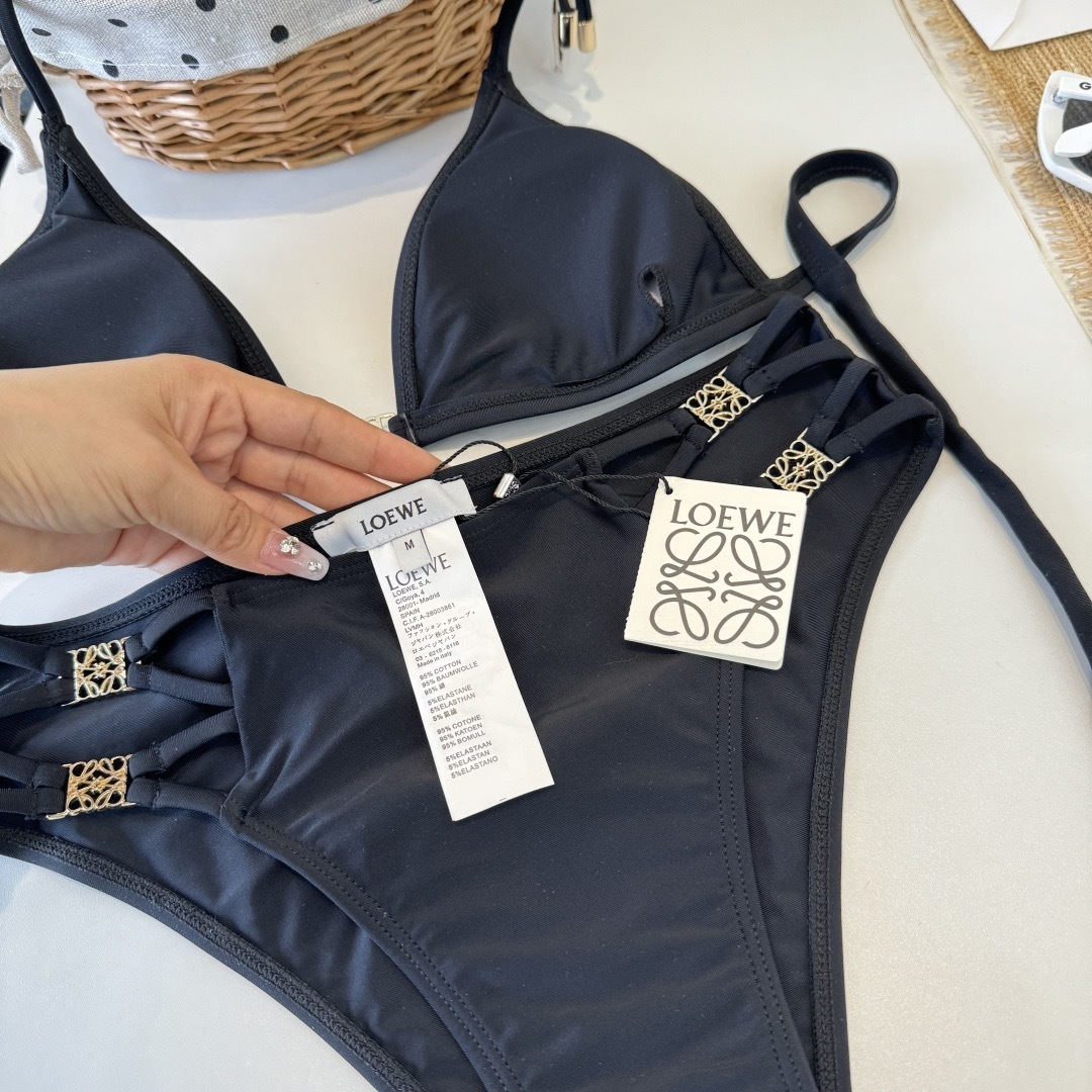 。罗意威LOEWE新款分体比基尼泳衣👙❤️😍🥰适合多种场景的游泳衣🏊‍♀️海边 游泳池 温泉 水上乐园 