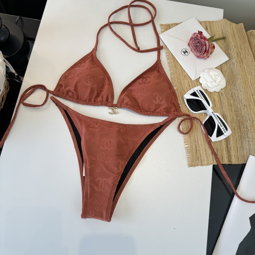。Chanel香奈儿新款分体比基尼泳衣S M L XL