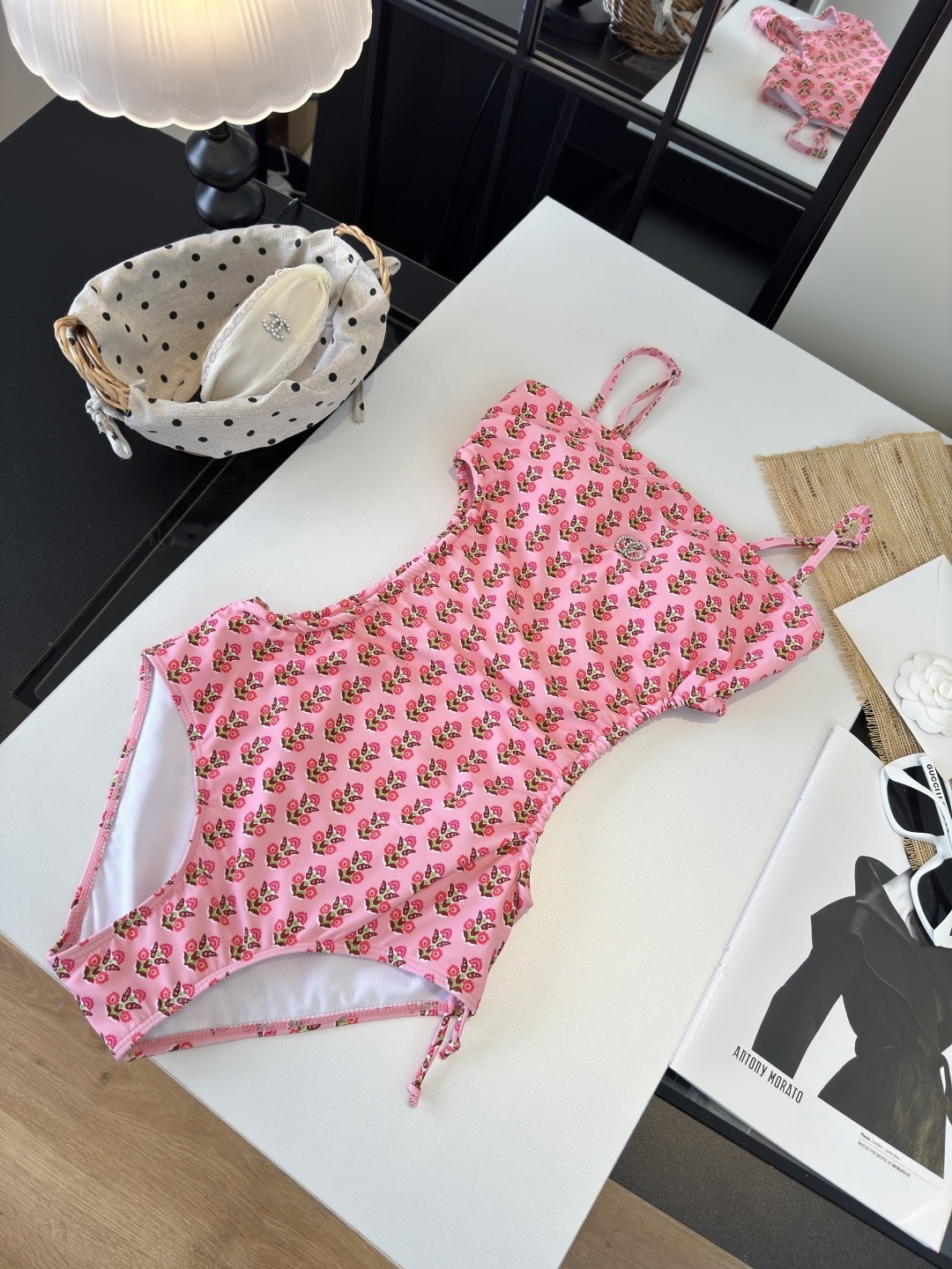 。Gucci古奇连体泳衣 😍🥰适合多种场景的游泳衣🏊‍♀️海边 游泳池 温泉 水上乐园 漂流都可以😌内搭